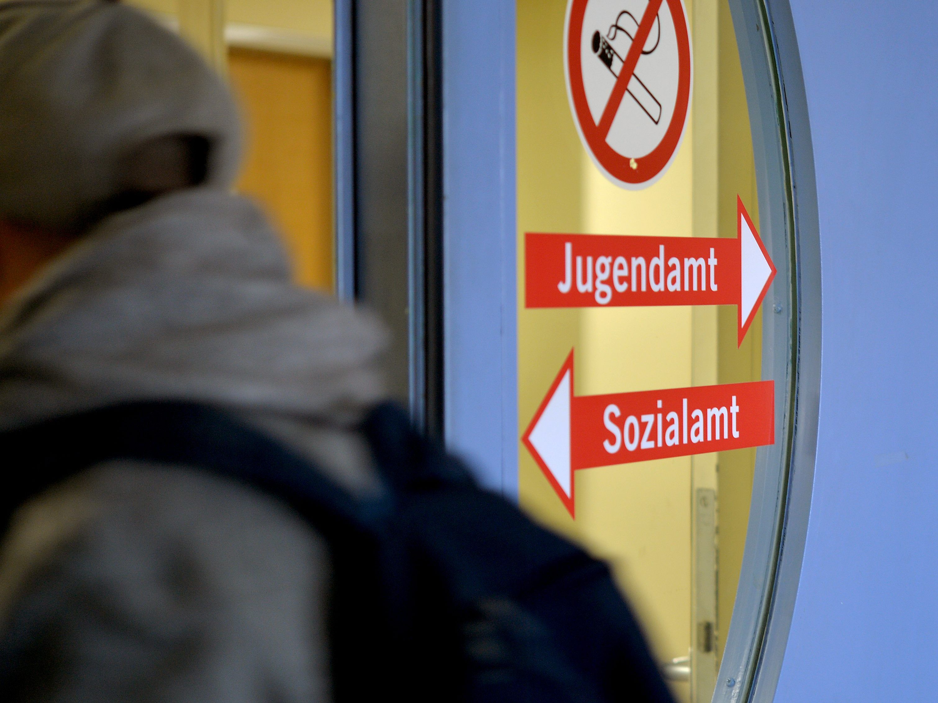 Ersparnisse bis zu einem Betrag von 4189 Euro müssen nach dem Vorarlberger Mindestsicherungsgesetz nicht angegeben werden. Ersparnisse bis zu einem Betrag von 4189 Euro müssen nach dem Vorarlberger Mindestsicherungsgesetz nicht angegeben werden.