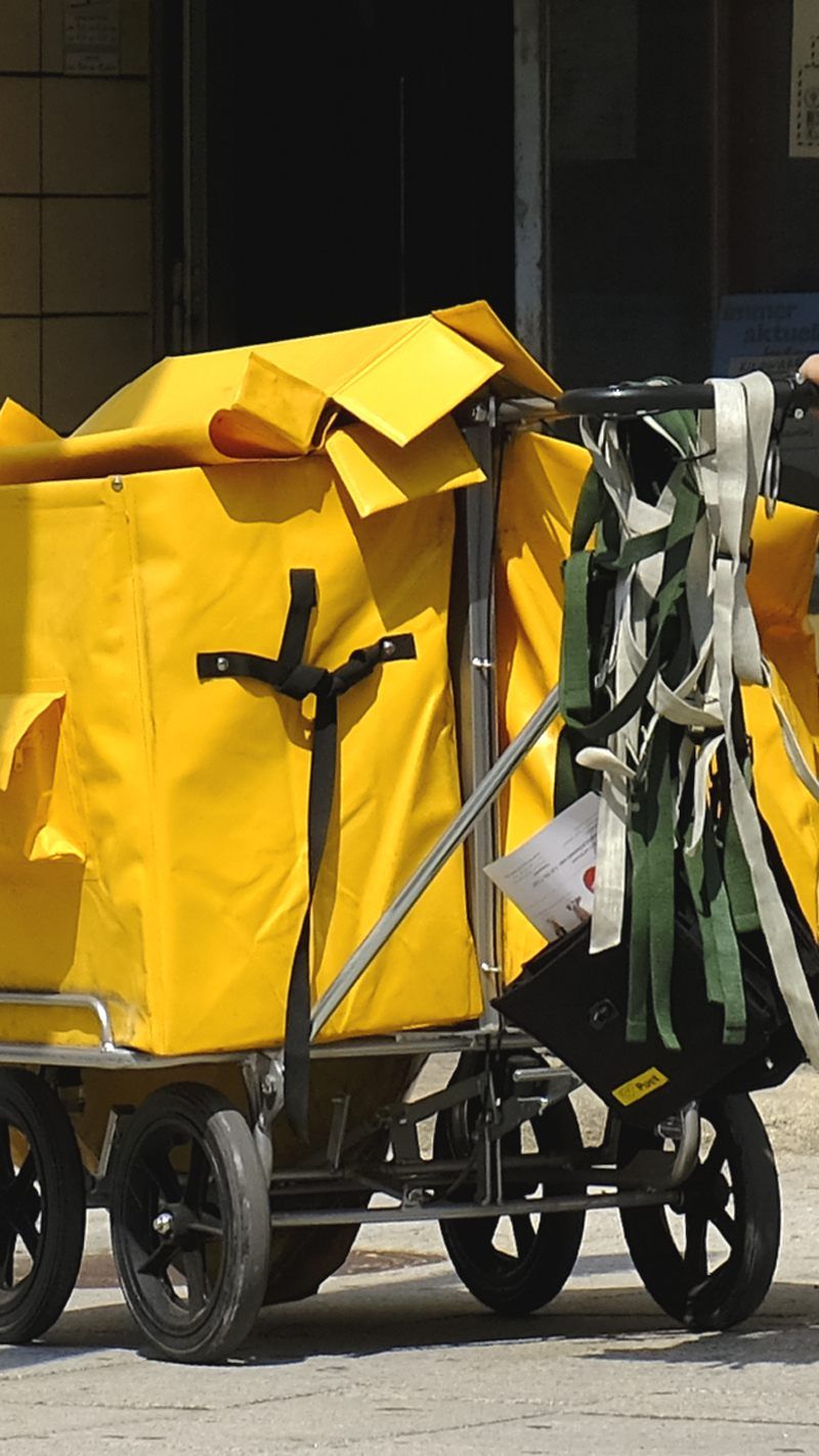 Das Unternehmen will künftig pro Stunde 100.000 Pakete sortieren können.