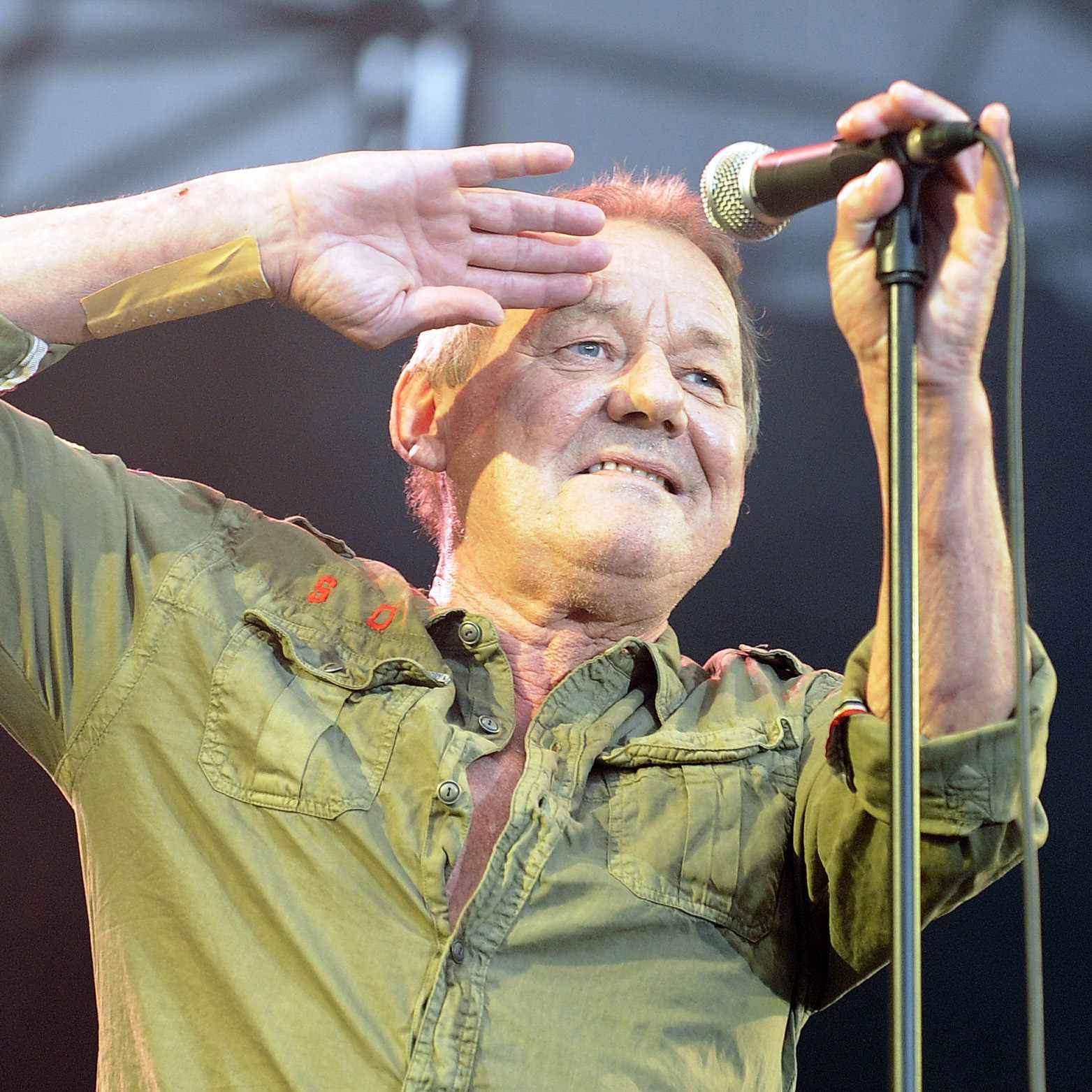 "Schifoan" von Wolfgang Ambros ist auf Platz 1 der Austro-iTunes-Charts gelandet.