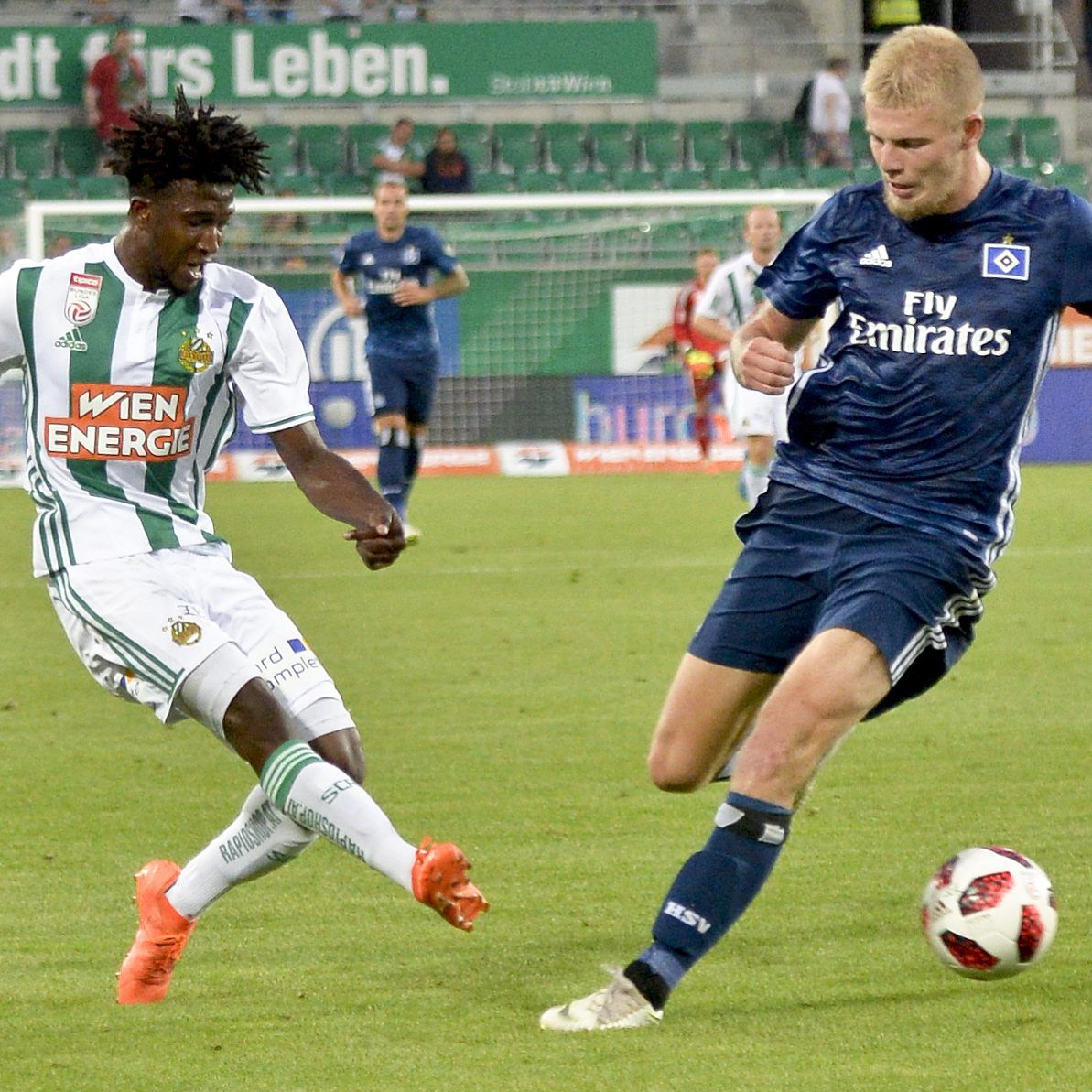 Rapid verlieh Arase (links) nach Horn.