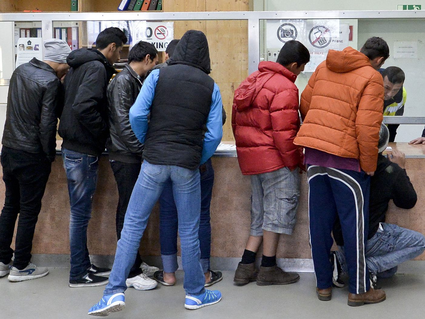 Regierung stoppt Lehre für Asylwerber - Keine Ausbildung ohne Asylstatus. Regierung stoppt Lehre für Asylwerber - Keine Ausbildung ohne Asylstatus.