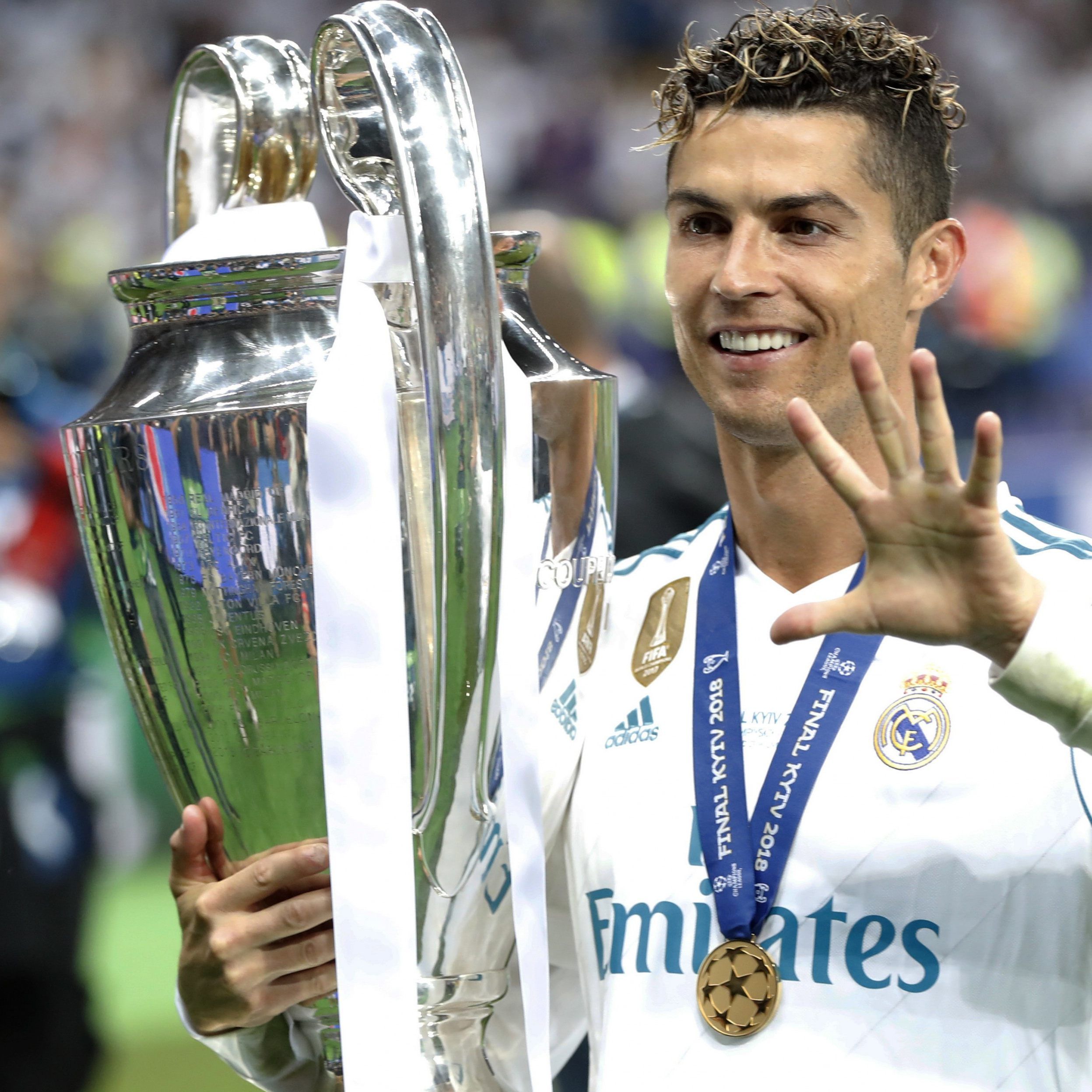 Ronaldo hat mit Real Madrid die Champions League 2017/18 gewonnen.