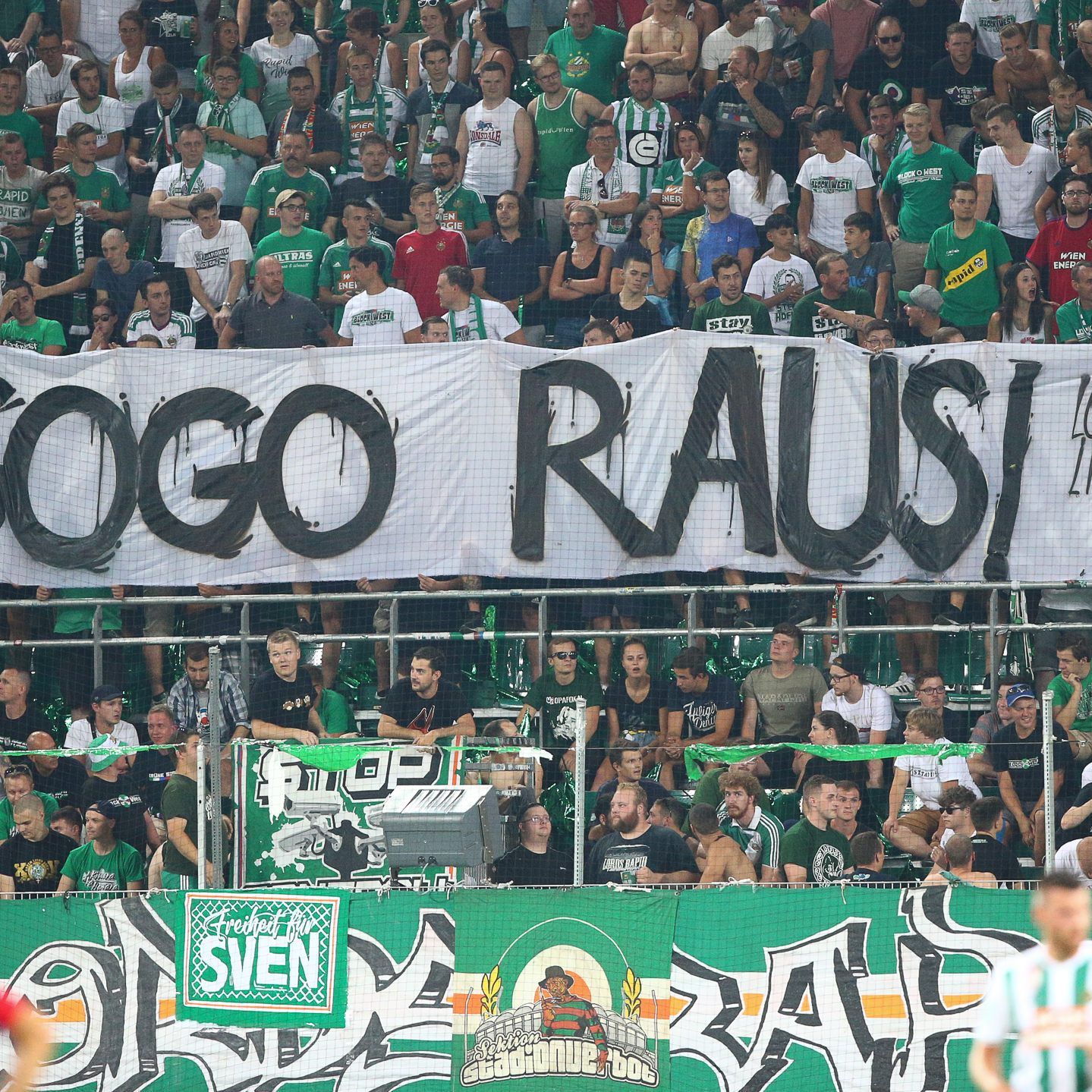 Die "Gogo raus"-Rufe überschatteten den Sieg von Rapid Wien über Steaua Bukarest.