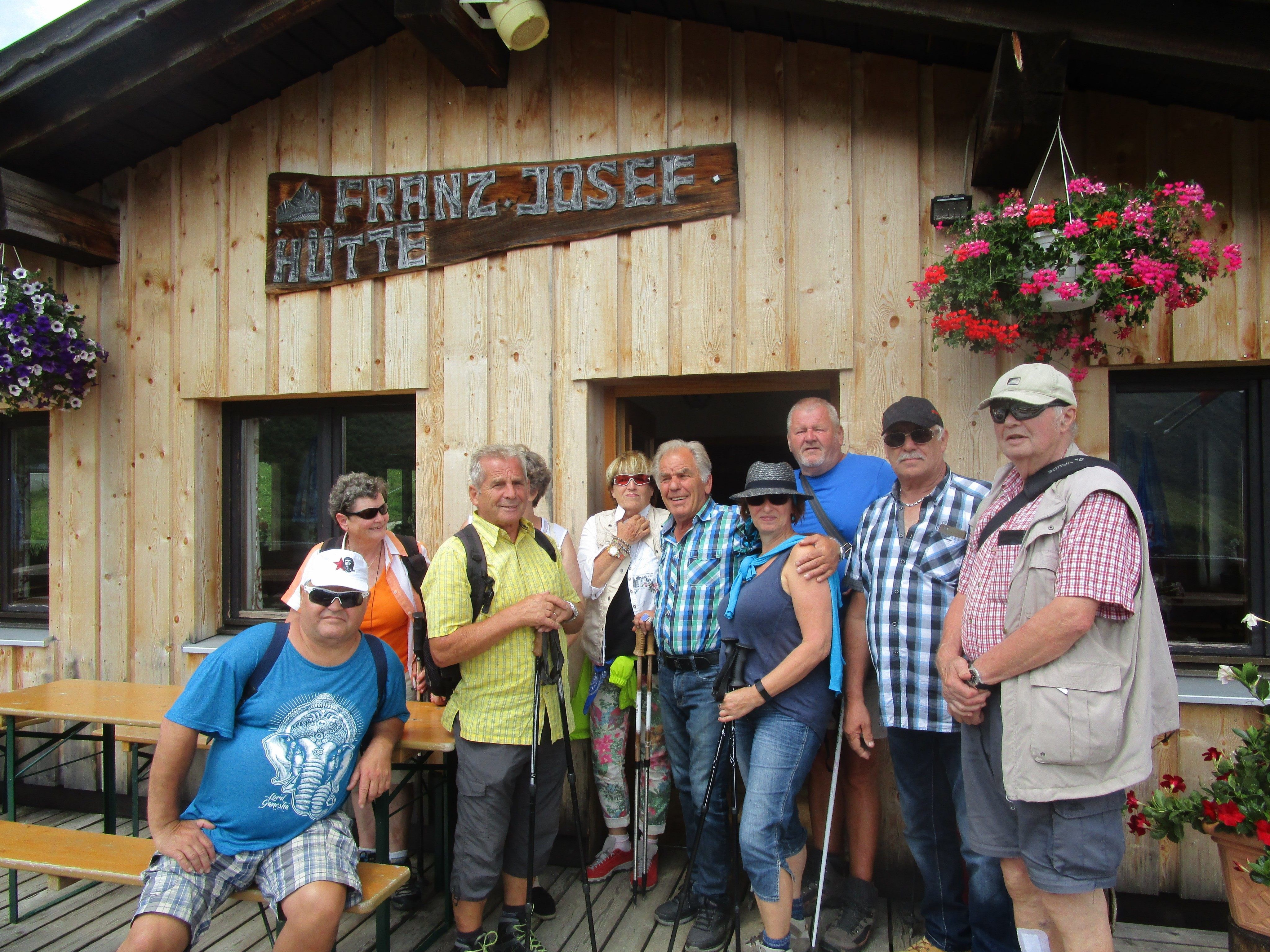 Frz. Josef und seine Hüttengäste