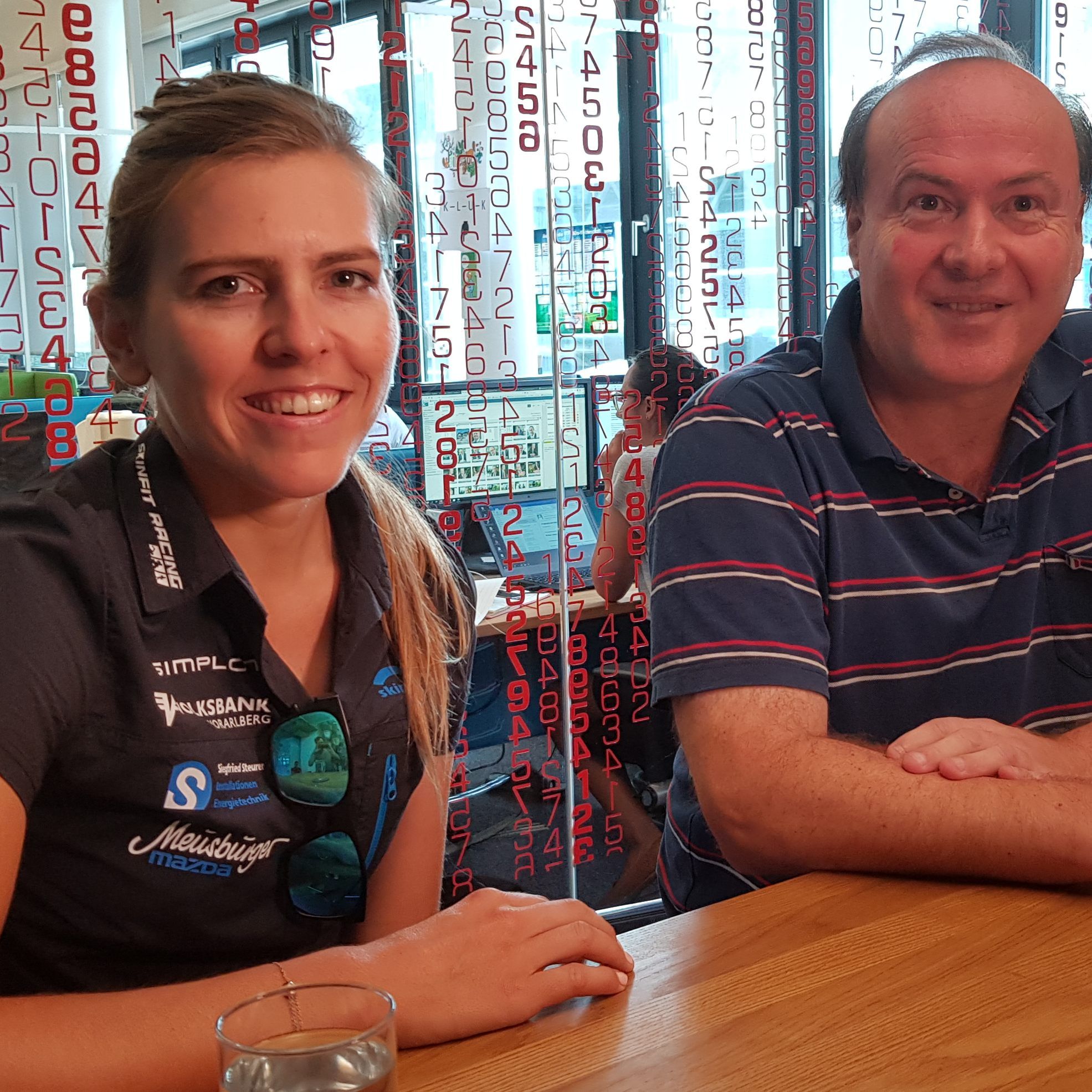 Triathletin Bianca Steurer zum Livetalk bei Thomas Knobel im VOL.AT-Studio.