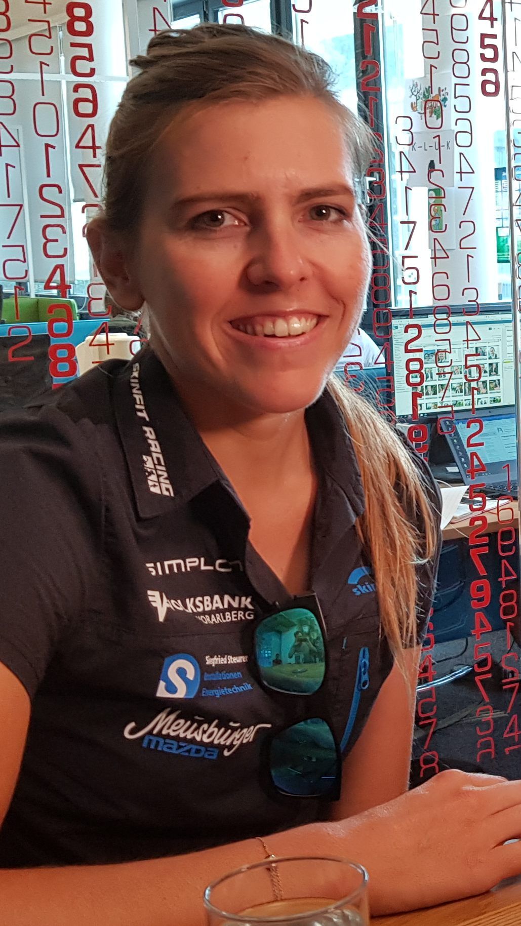 Triathletin Bianca Steurer zum Livetalk bei Thomas Knobel im VOL.AT-Studio.