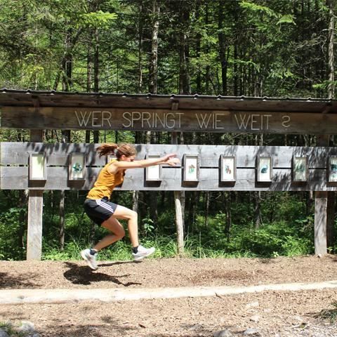 Und wie weit springst du?