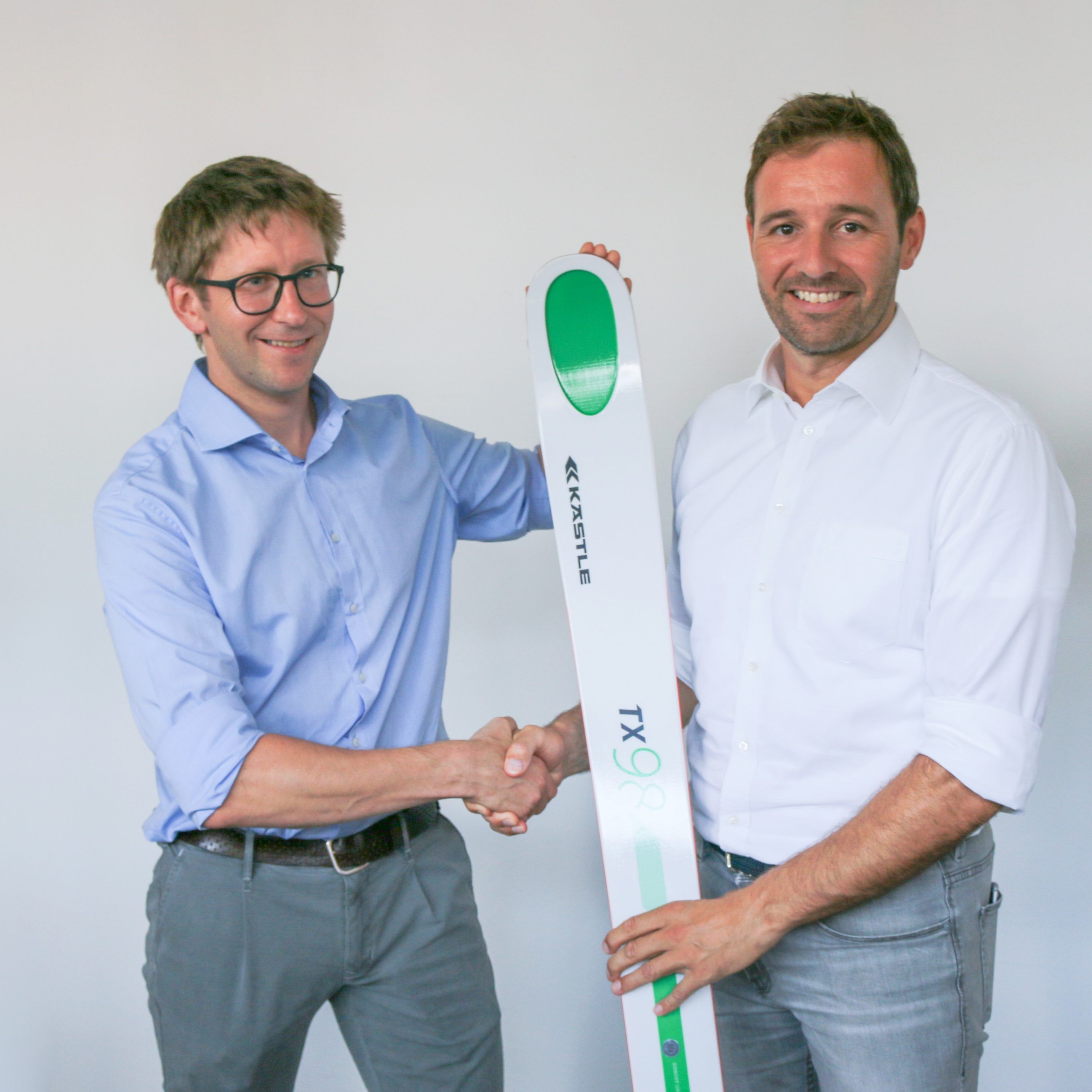 Der neue Kästle Geschäftsführer Clemens Tinzl mit dem scheidenden Geschäftsführer Bernd Knünz.