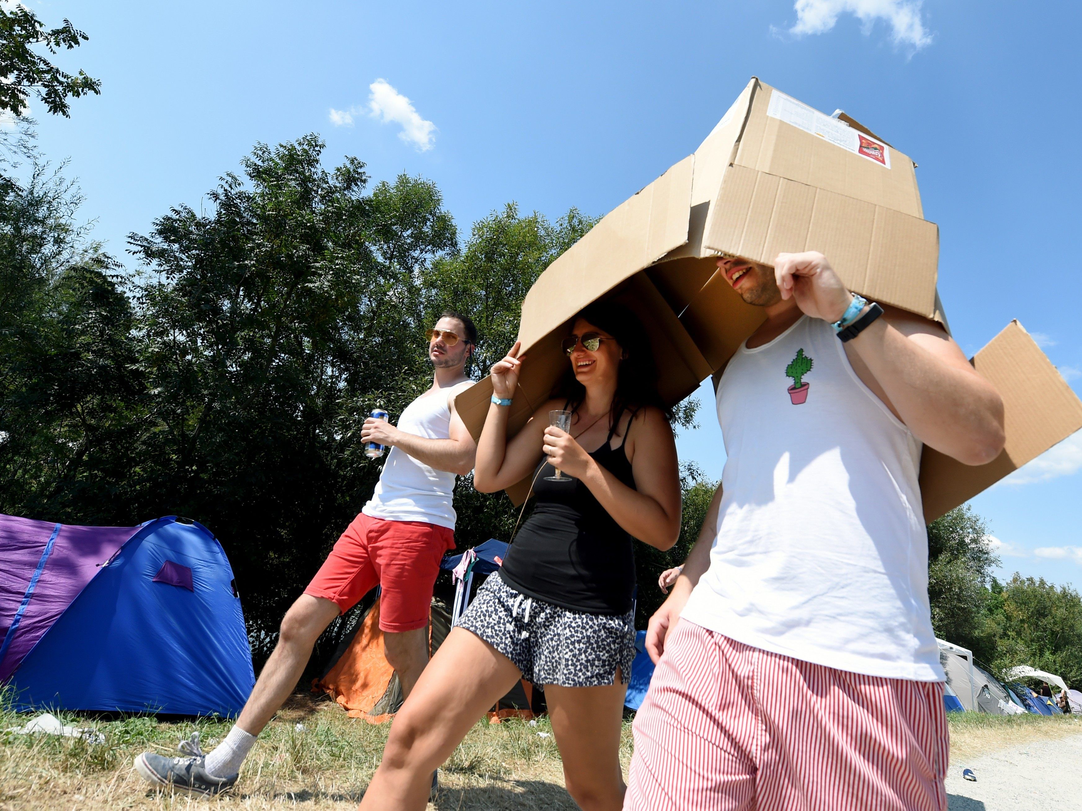 Gegen die Hitze am Frequency: Sonnenschutz und trinken, trinken, trinken (Wasser, nicht Bier).