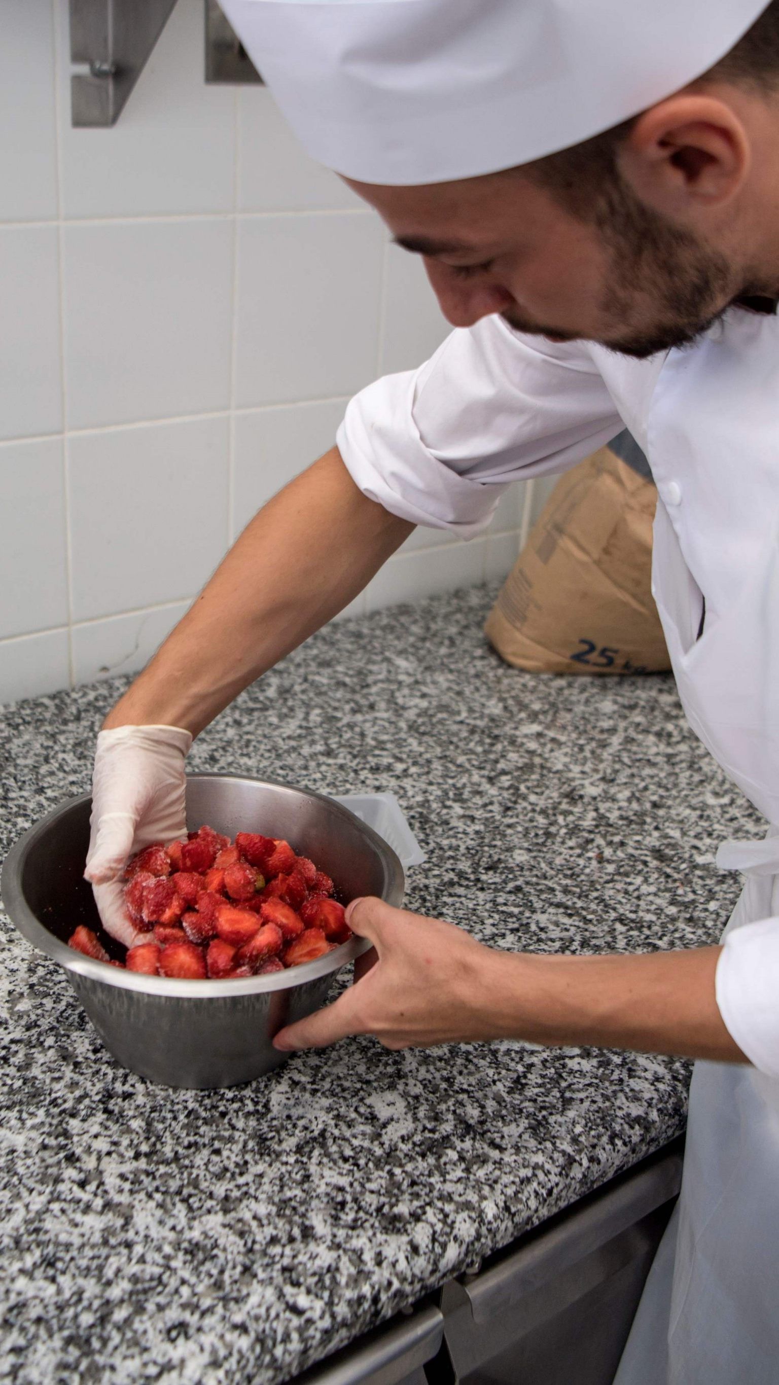 All jene Asylwerber, die bereits eine Lehre haben, sollen die auch fertig machen dürfen.