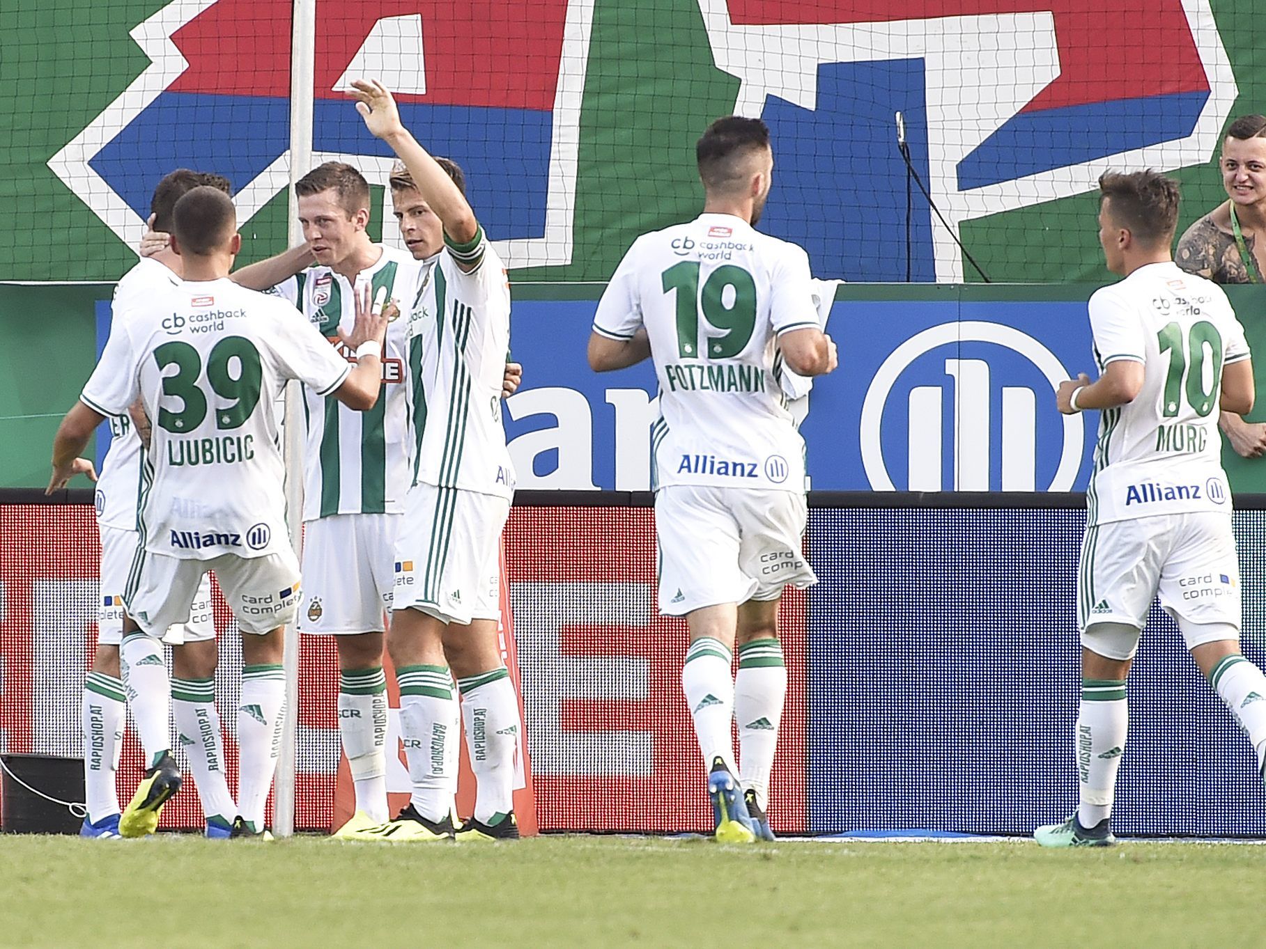 Hier sehen Sie das EL-Match zwischen Slovan Bratislava und Rapid Wien im Live-Stream und live im TV.