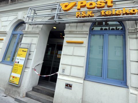 Nach dem Postüberfall im Jahr 2009 stehen nun die Hintermänner vor Gericht.
