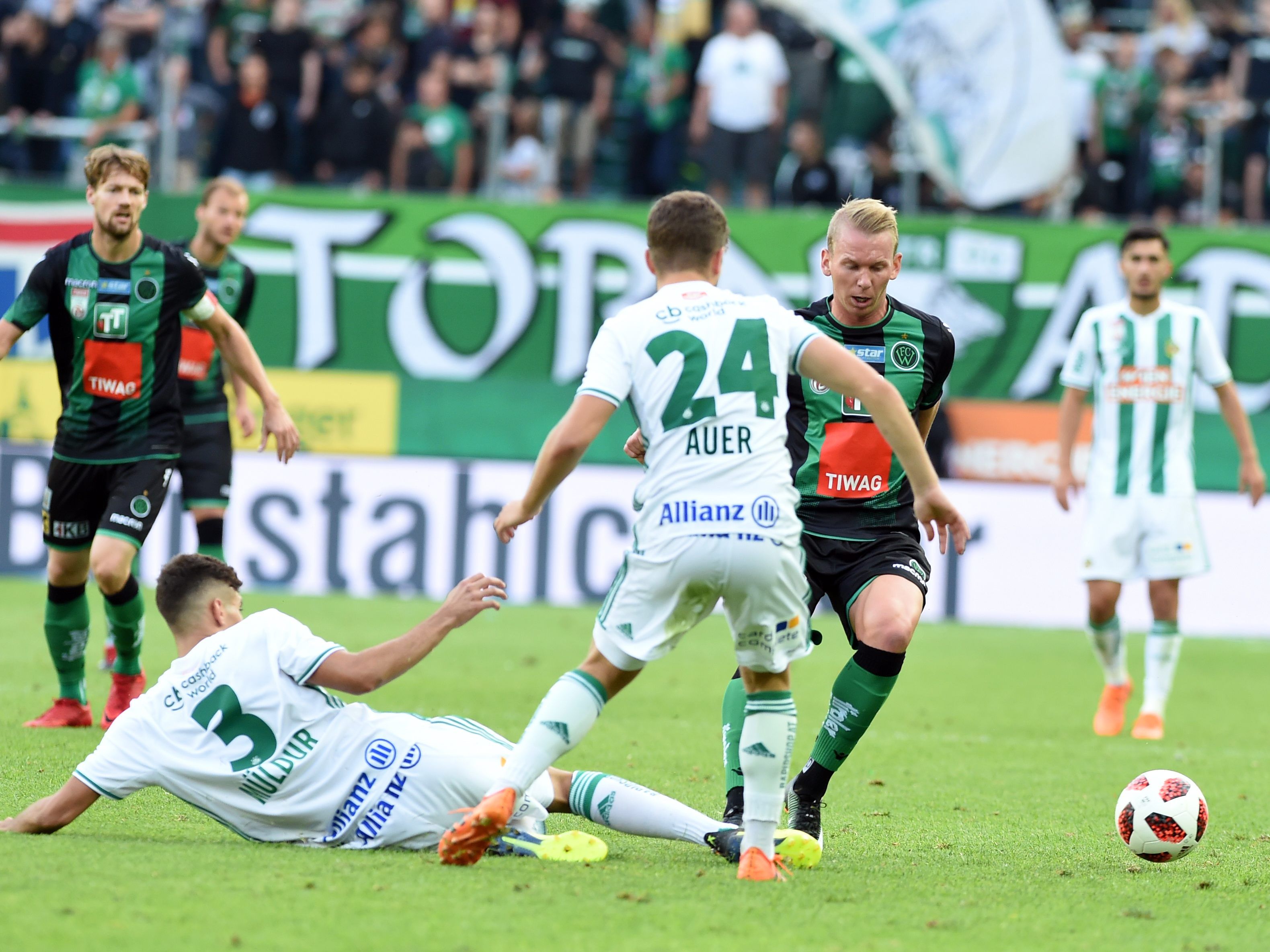 Das Spiel gegen Wacker Innsbruck war trotz Sieg nicht das Gelbe vom Ei.