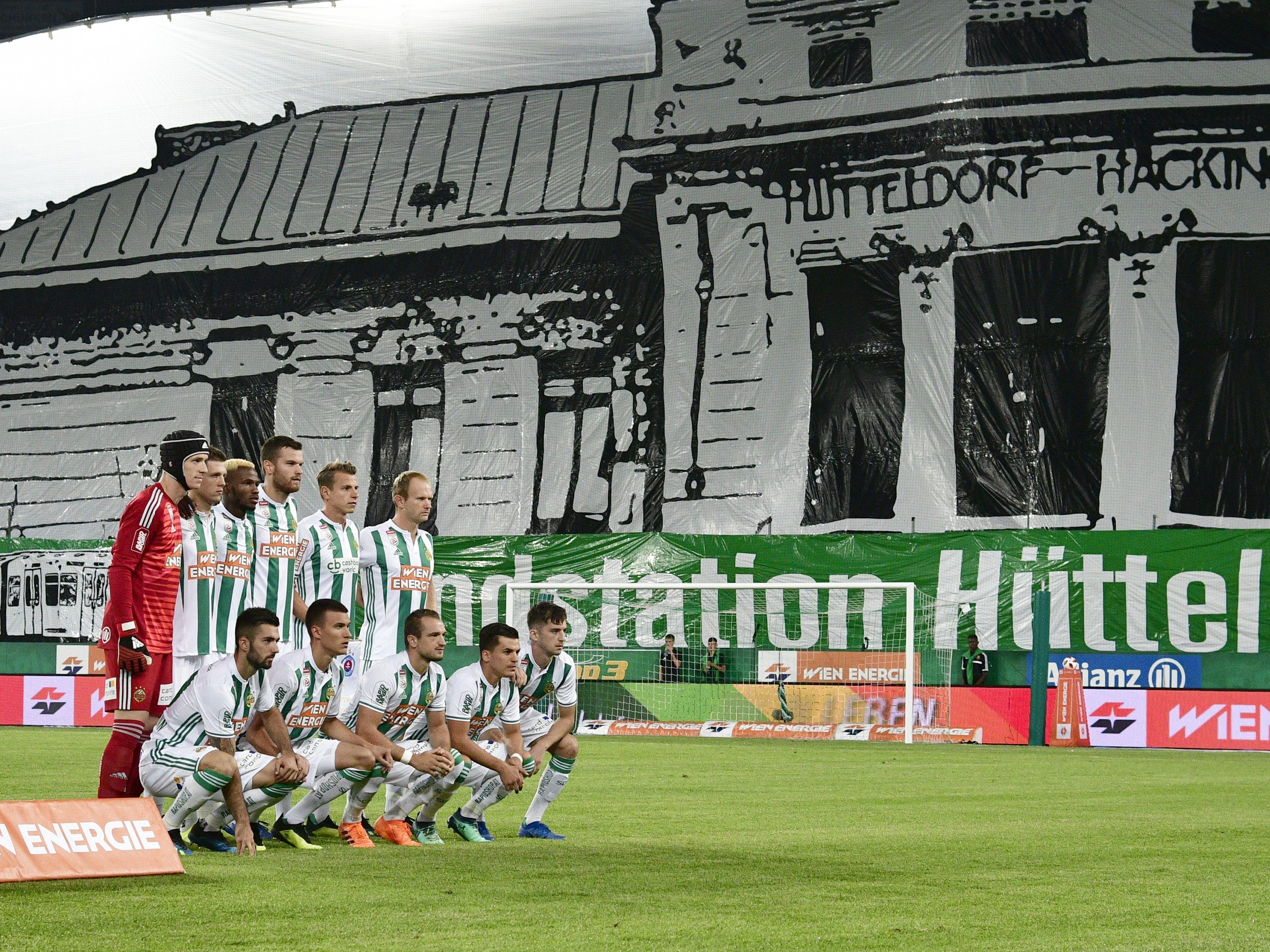 Rapid ist nicht nur eine Mannschaft aus elf Spielern - es ist eine Mannschaft aus Spielern, Mitarbeitern und Fans. Rapid ist nicht nur eine Mannschaft aus elf Spielern - es ist eine Mannschaft aus Spielern, Mitarbeitern und Fans.
