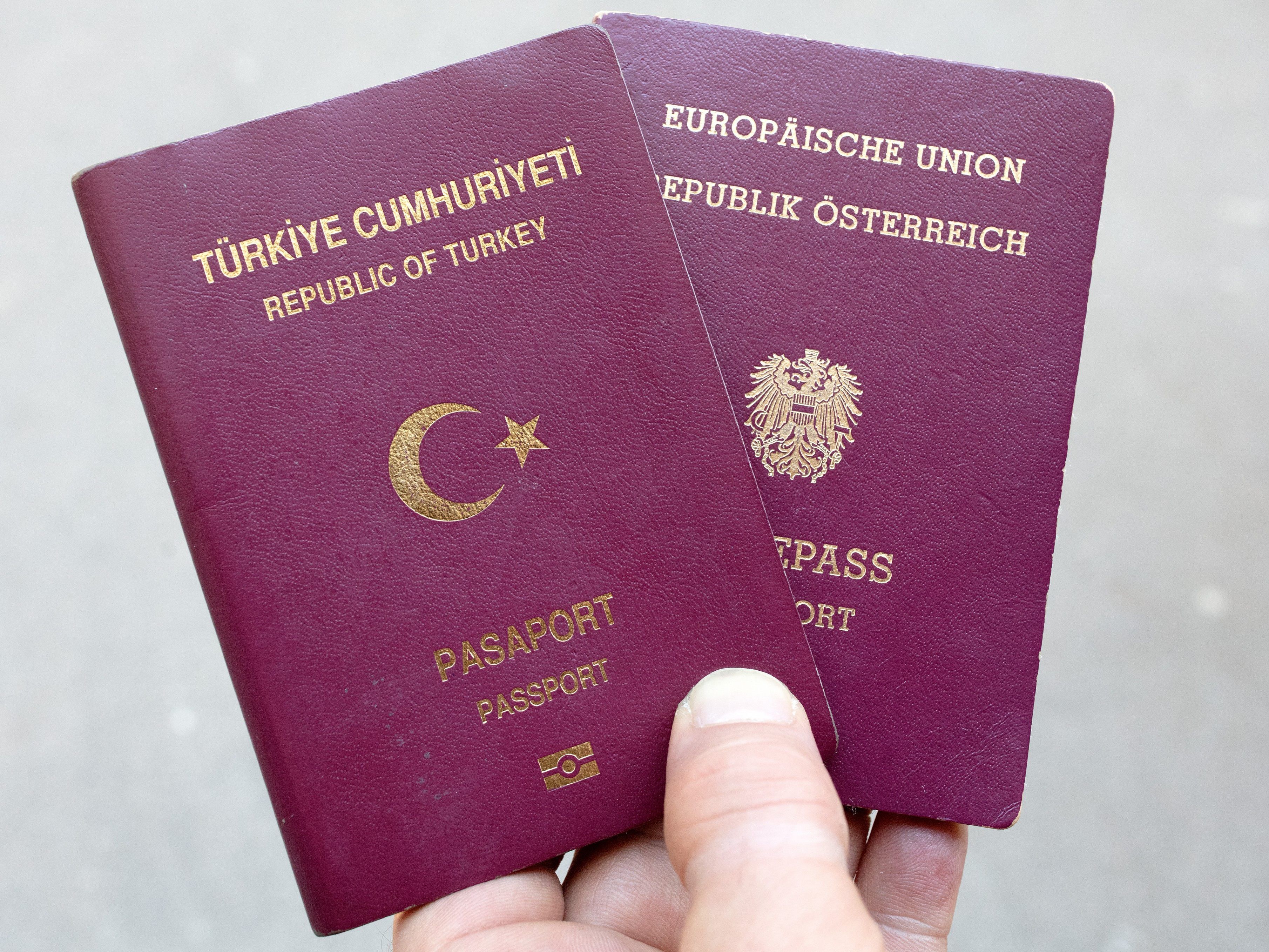 Mehr als 5.000 Personen erhielten im ersten Halbjahr 2018 die österreichische Staatsbürgerschaft. Mehr als 5.000 Personen erhielten im ersten Halbjahr 2018 die österreichische Staatsbürgerschaft.