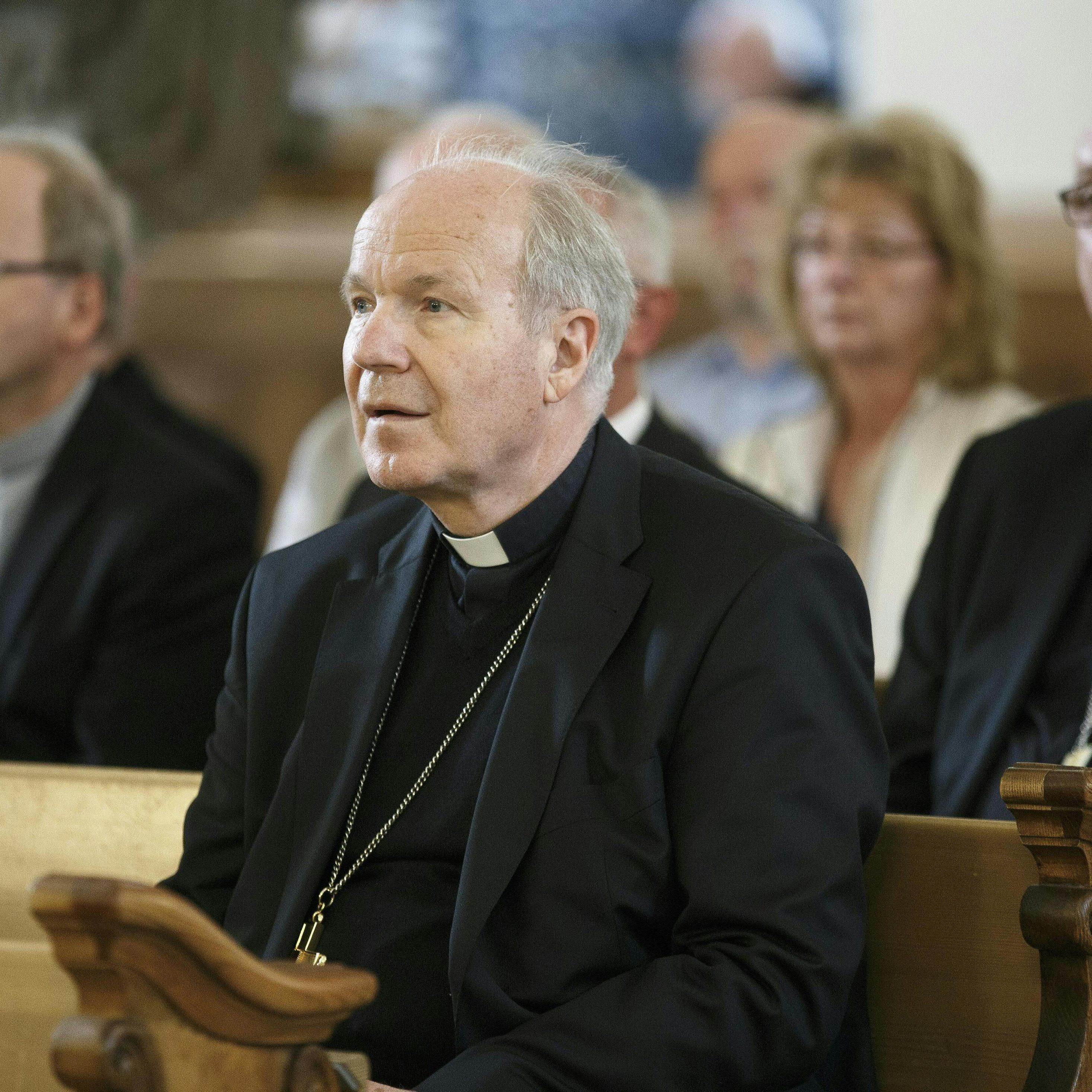 Die Erzdiözese Wien (im Bild Kardinal Schönborn) erwirtschaftete im letzten Jahr ein leichtes Plus.