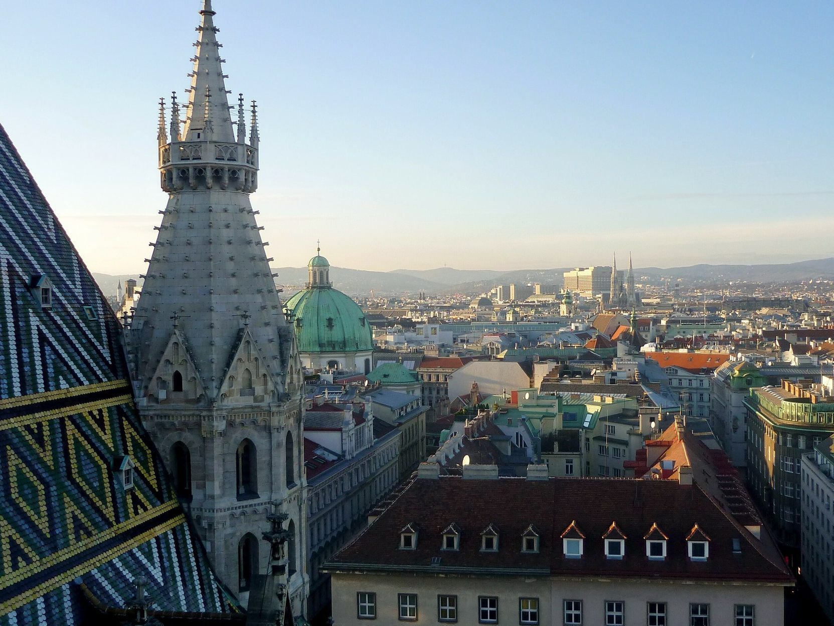 Der Ansturm der Touristen auf die Wiener Innenstadt ist stark angestiegen. Der Ansturm der Touristen auf die Wiener Innenstadt ist stark angestiegen.