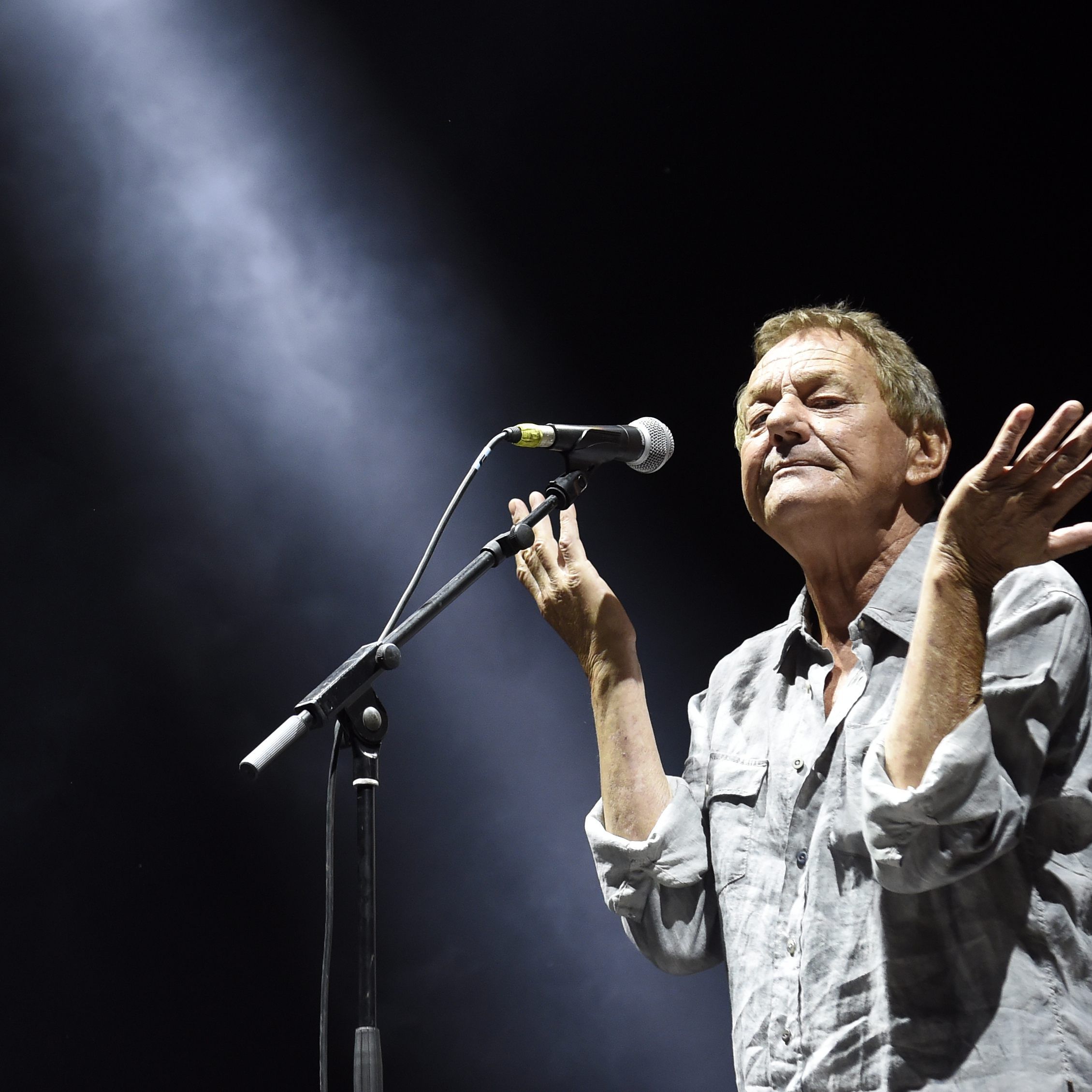 Wolfgang Ambros wird nach seiner Kritik der FPÖ der Rücken von sienen Musikerkollegen gestärkt.