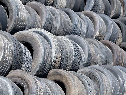 Rund ein Drittel der Mikroplastik-Emissionen stammen von Altreifen Rund ein Drittel der Mikroplastik-Emissionen stammen von Altreifen