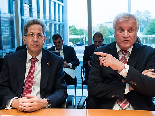 Seehofer will noch immer auf Maaßen setzen