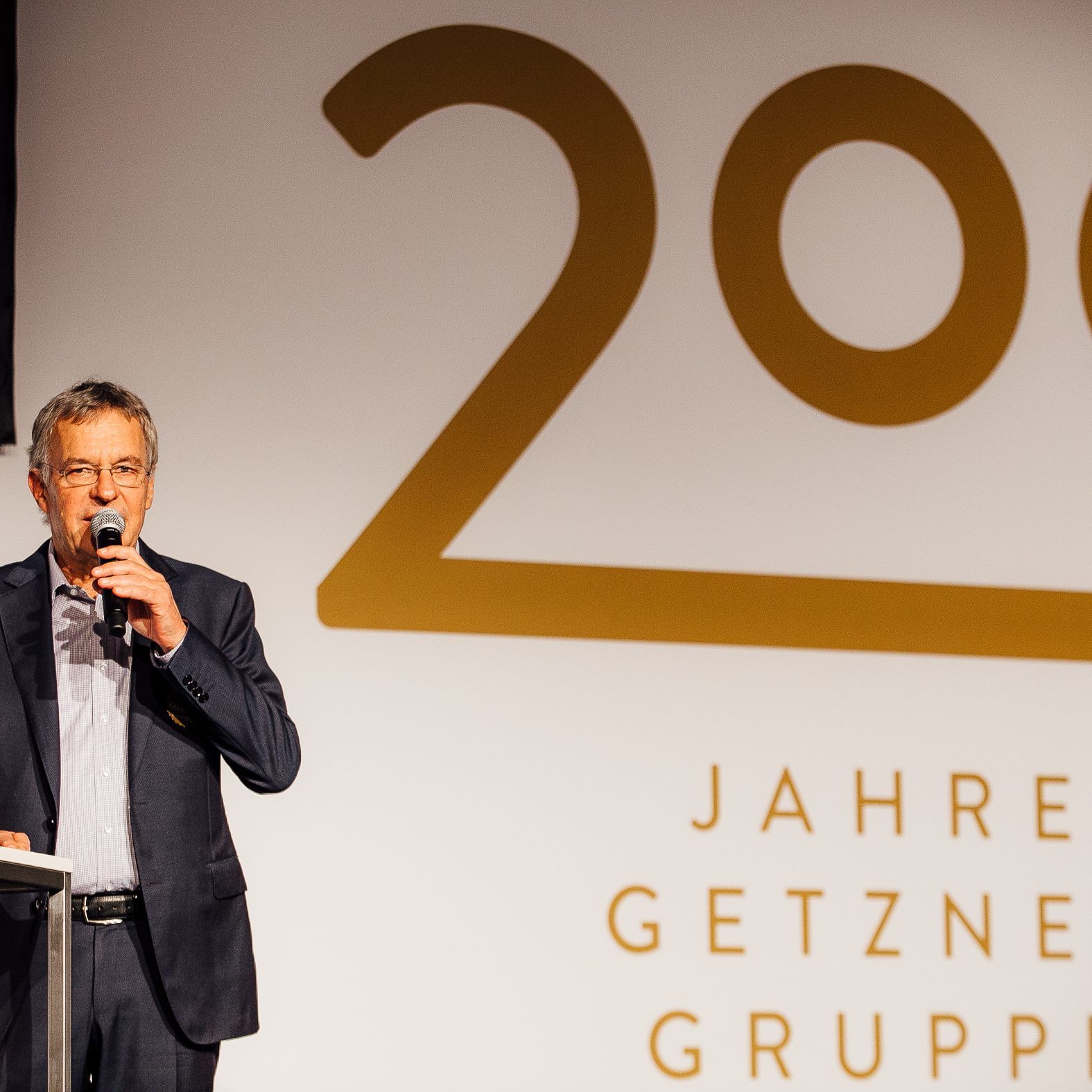 200 Jahre Getzner-Gruppe: LTP Sonderegger und LSth. Rüdisser gratulierten.
