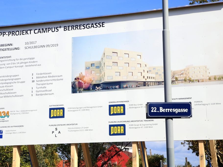 Dachgleiche für "Bildungscampus Berresgasse" gefeiert. Dachgleiche für "Bildungscampus Berresgasse" gefeiert.