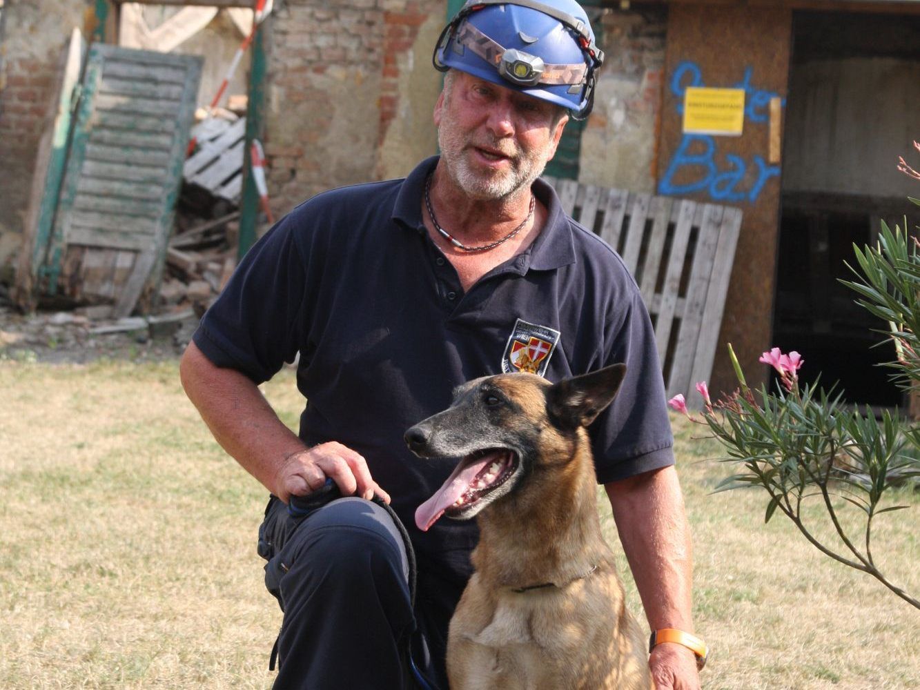 Peter Schüler und seine Malinois-Hündin Dora gewannen Gold.