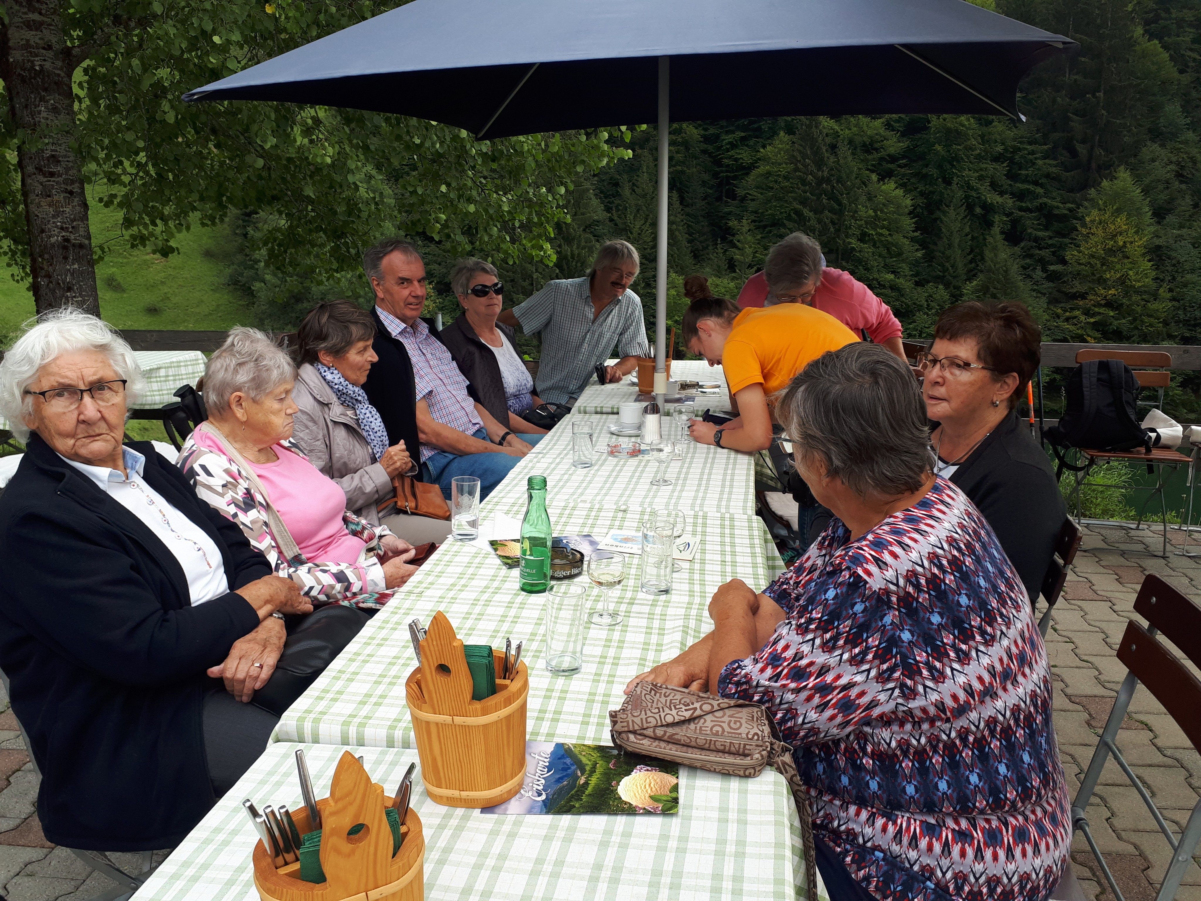 Einkehr mit Freunden ist immer wertvoll. Einkehr mit Freunden ist immer wertvoll.