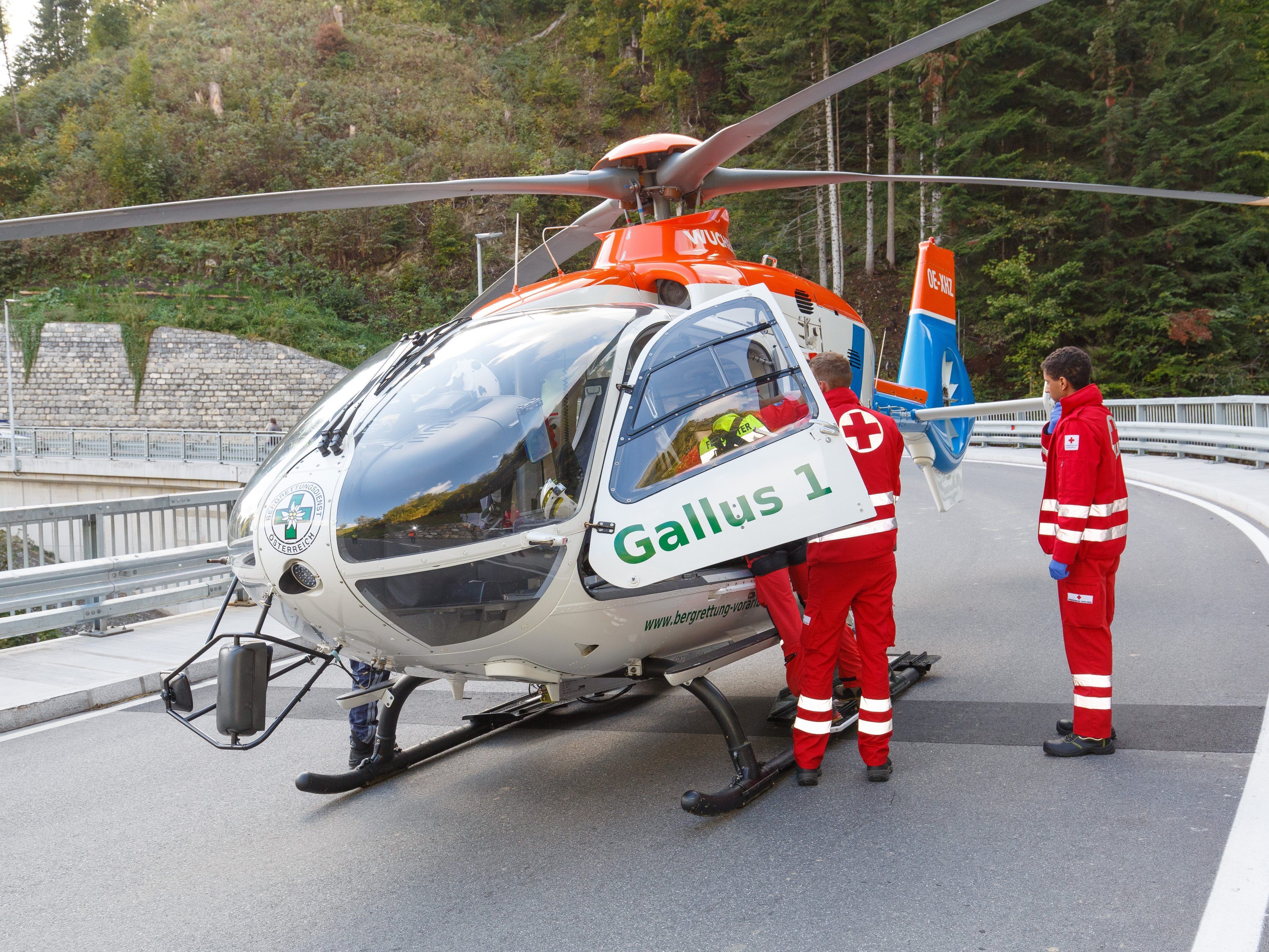 Das Mädchen wurde mit dem Hubschrauber ins Spital eingeliefert.