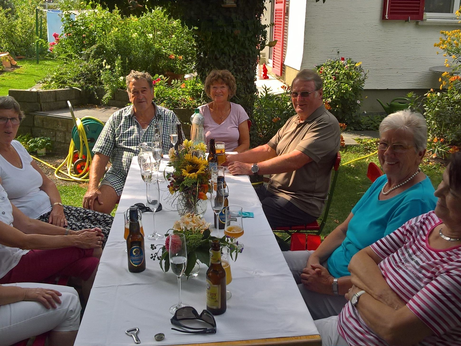 Unser Bild zeigt Obmann Franz Böckle mit seiner Gattin und den weiteren Vorstandsmitgliedern.