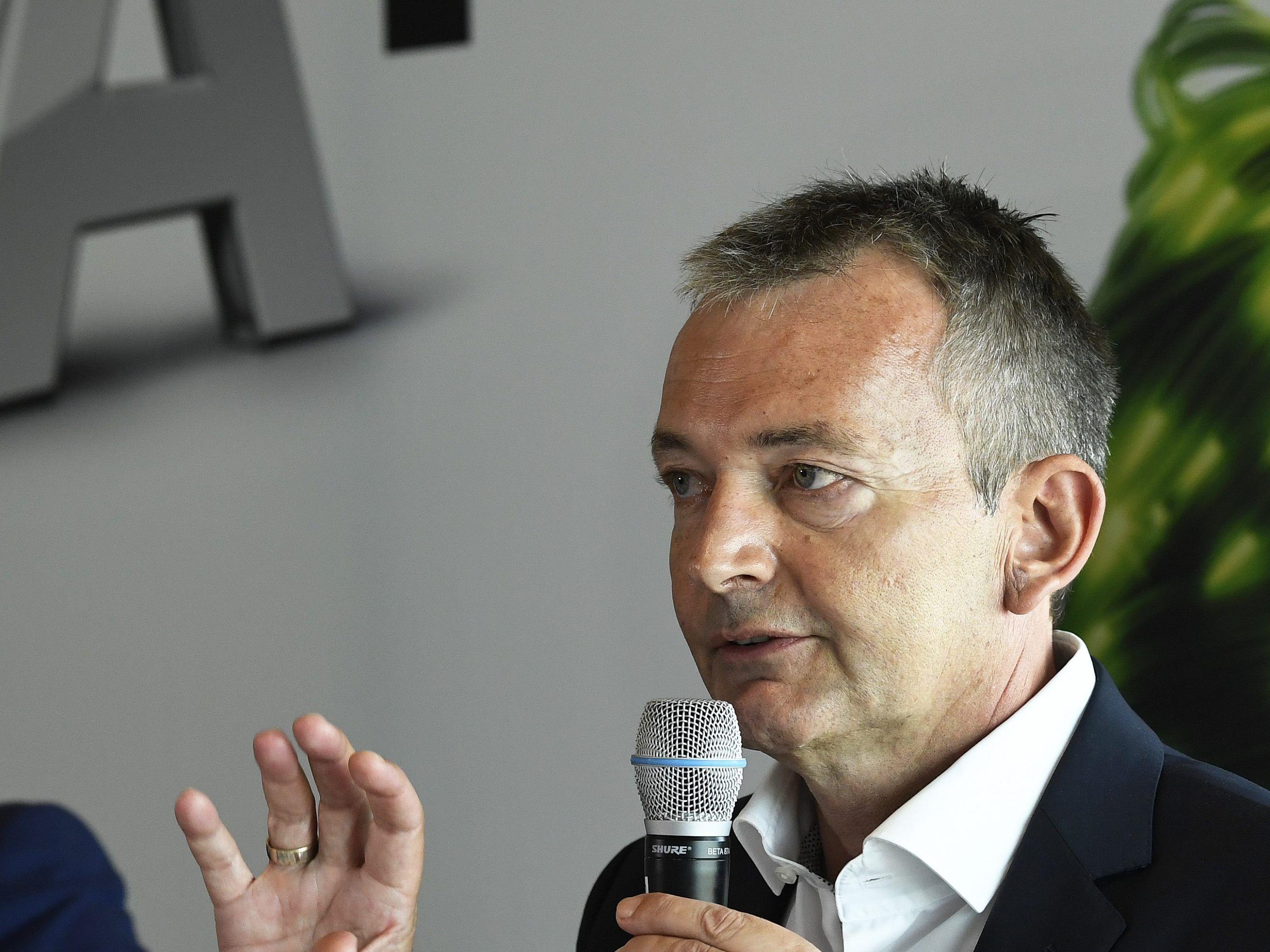 Grausam versucht Befürchtungen um einen "massiven Personalabbau" bei der A1 Telekom Austria zu verstreuen.