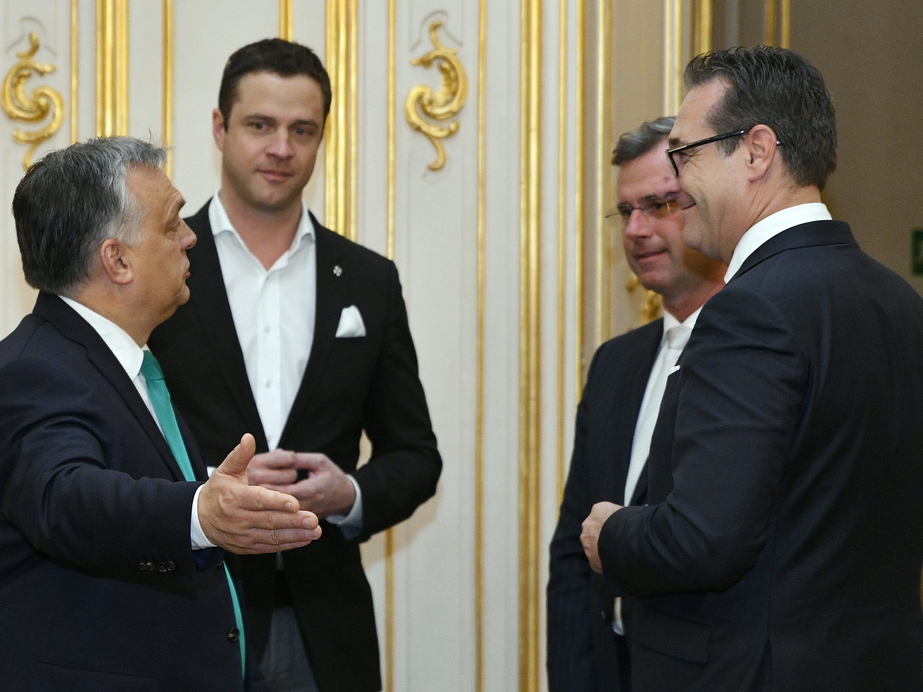 Im Januar 2018 empfingen die FPÖ-Politiker Johann Gudenus, Norbert Hofer und Heinz-Christian Strache den ungarischen Premier Viktor Orban zu einem Arbeitstreffen in Wien. Im Januar 2018 empfingen die FPÖ-Politiker Johann Gudenus, Norbert Hofer und Heinz-Christian Strache den ungarischen Premier Viktor Orban zu einem Arbeitstreffen in Wien.