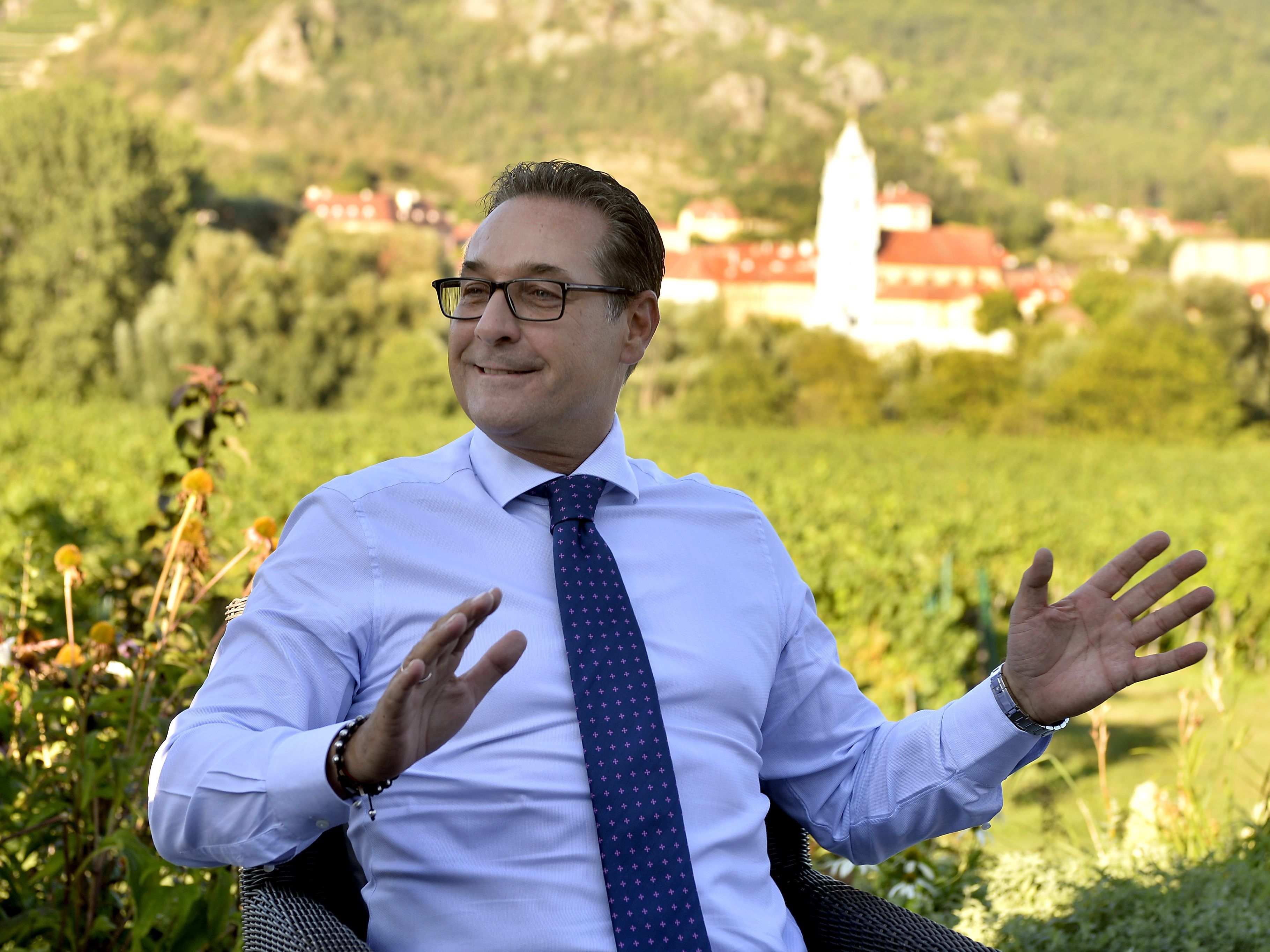 Sportminister Strache schafft es heute nicht nur Rad-Weltmeisterschaft in Tirol. Sportminister Strache schafft es heute nicht nur Rad-Weltmeisterschaft in Tirol.
