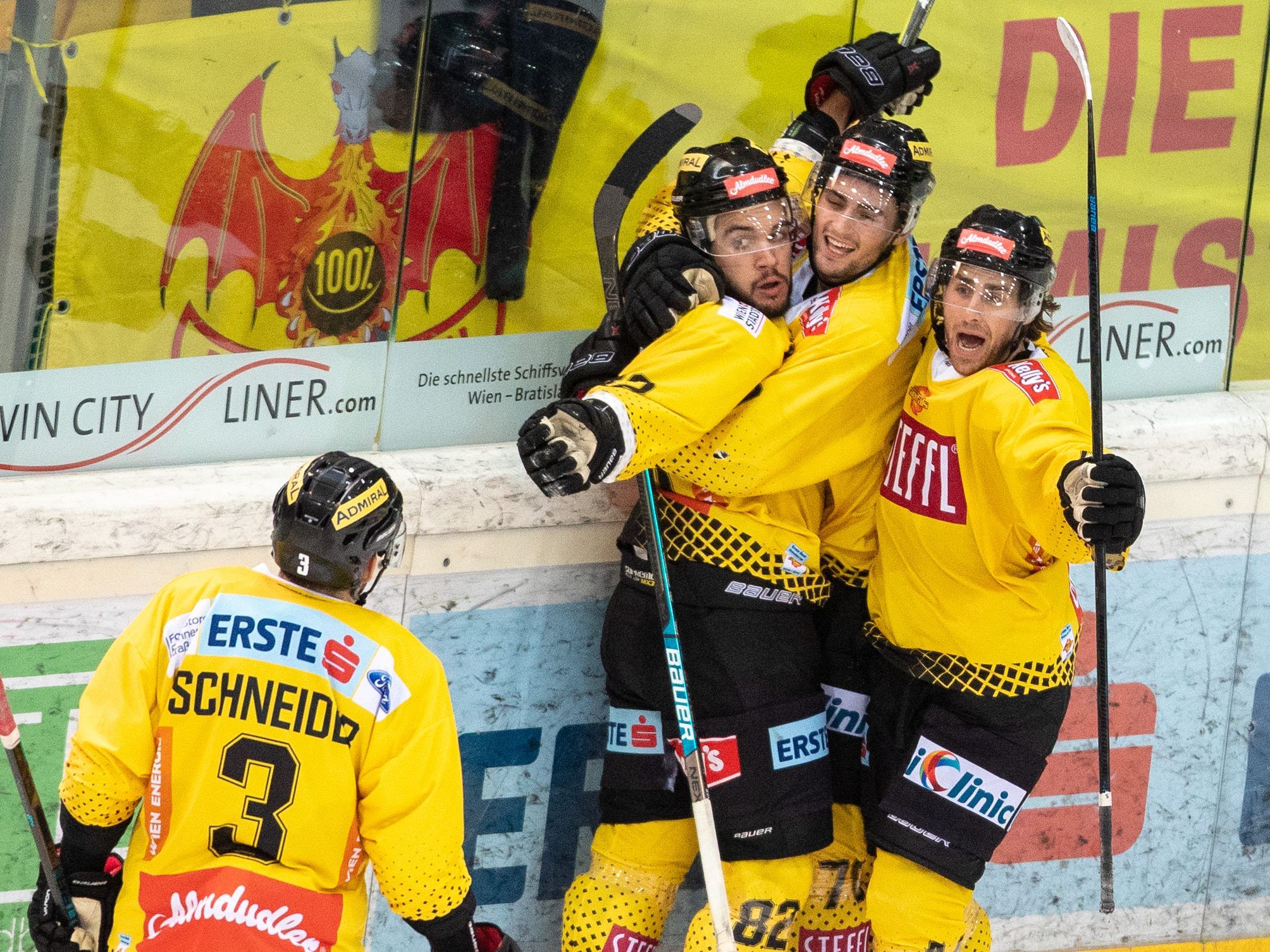 Die Vienna Capitals konnten die Tabellenführung ausbauen. Die Vienna Capitals konnten die Tabellenführung ausbauen.