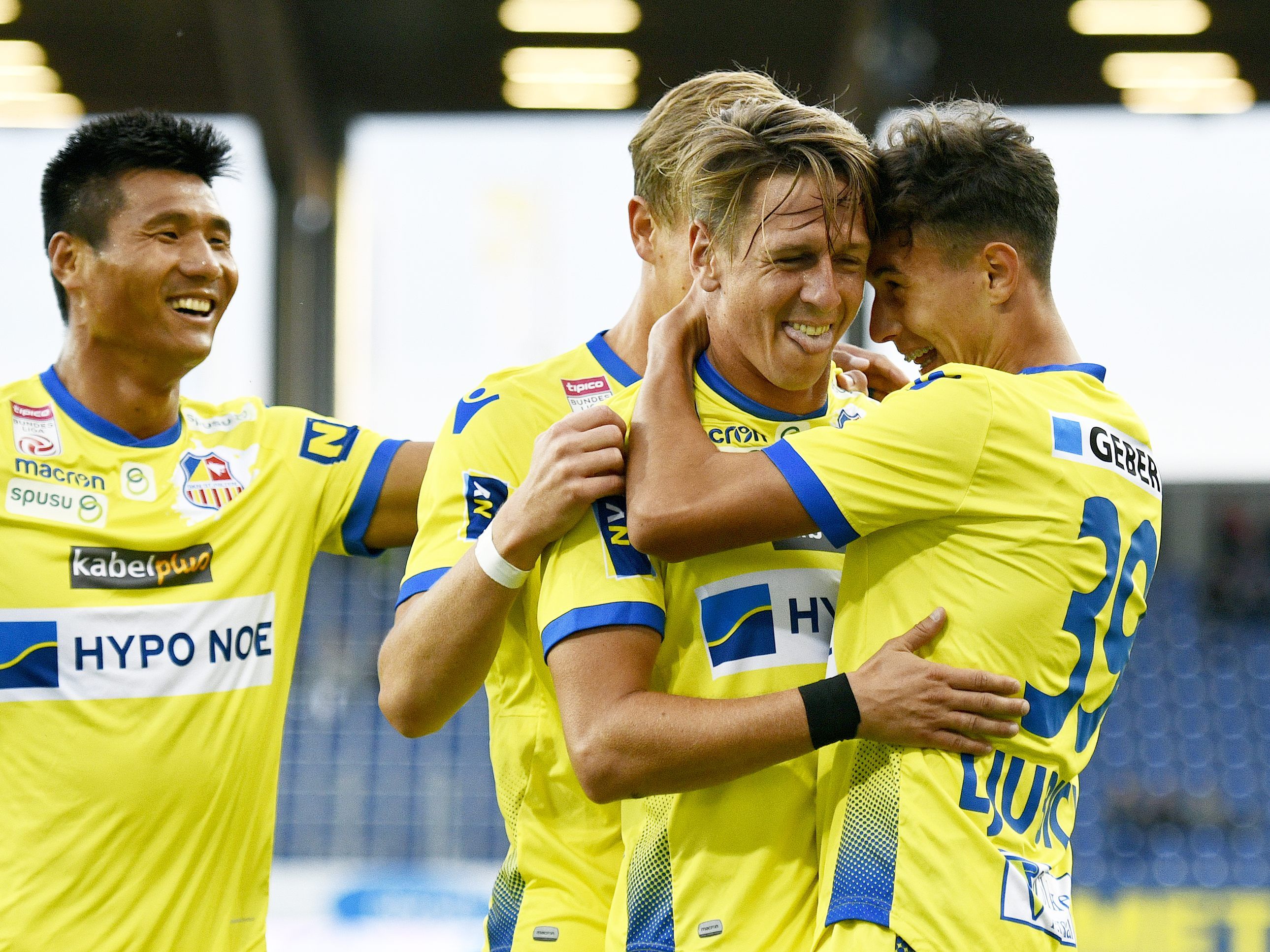 Der SKN St. Pölten siegte im Heimspiel mit 3:0. Der SKN St. Pölten siegte im Heimspiel mit 3:0.