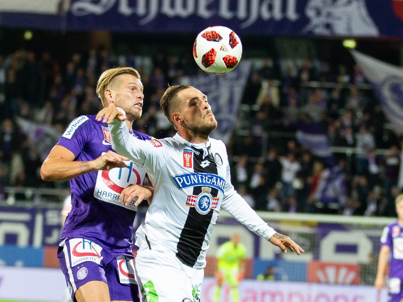 Austria Wien besiegt Sturm Graz im ÖFB-Cup mit 2:0.