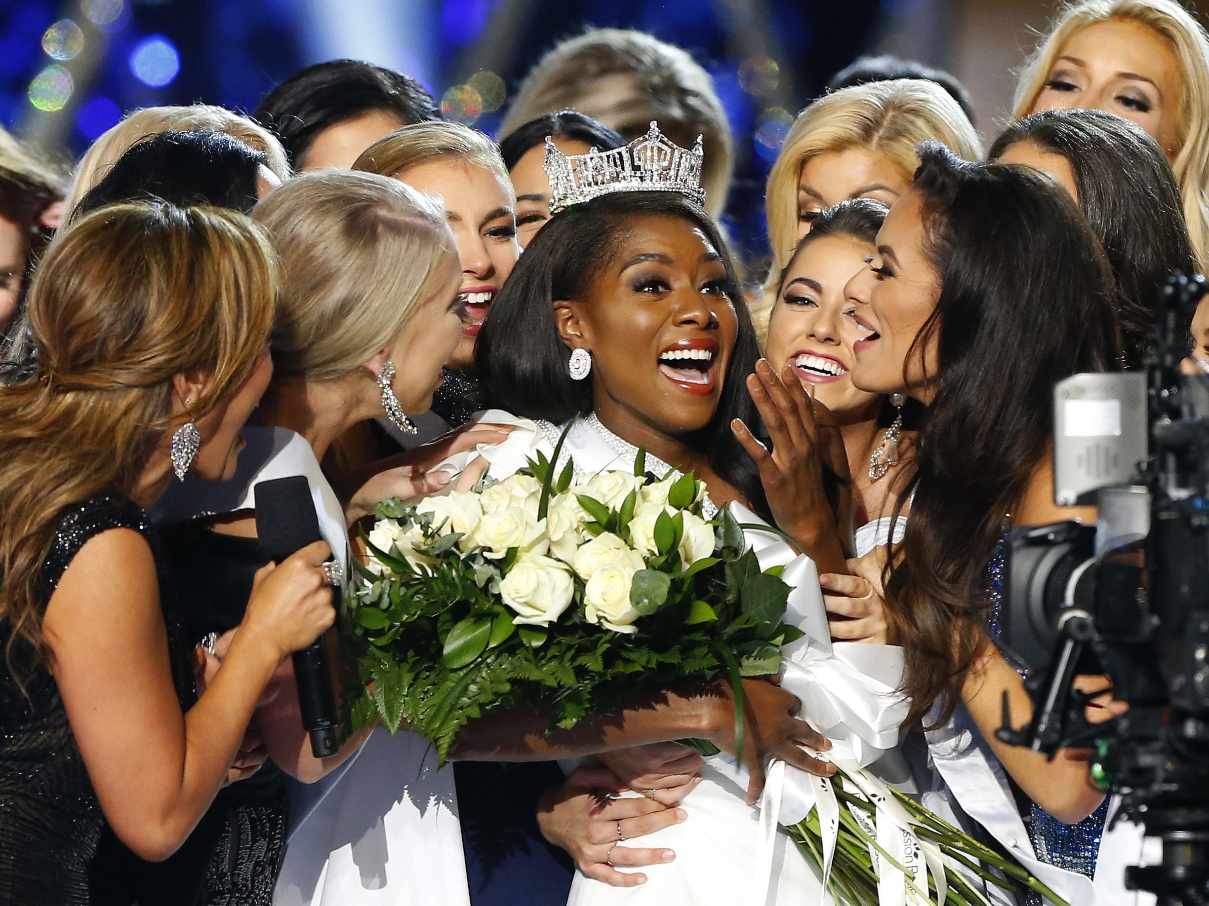 Nia Franklin aus New York ist die neue Miss America. Nia Franklin aus New York ist die neue Miss America.