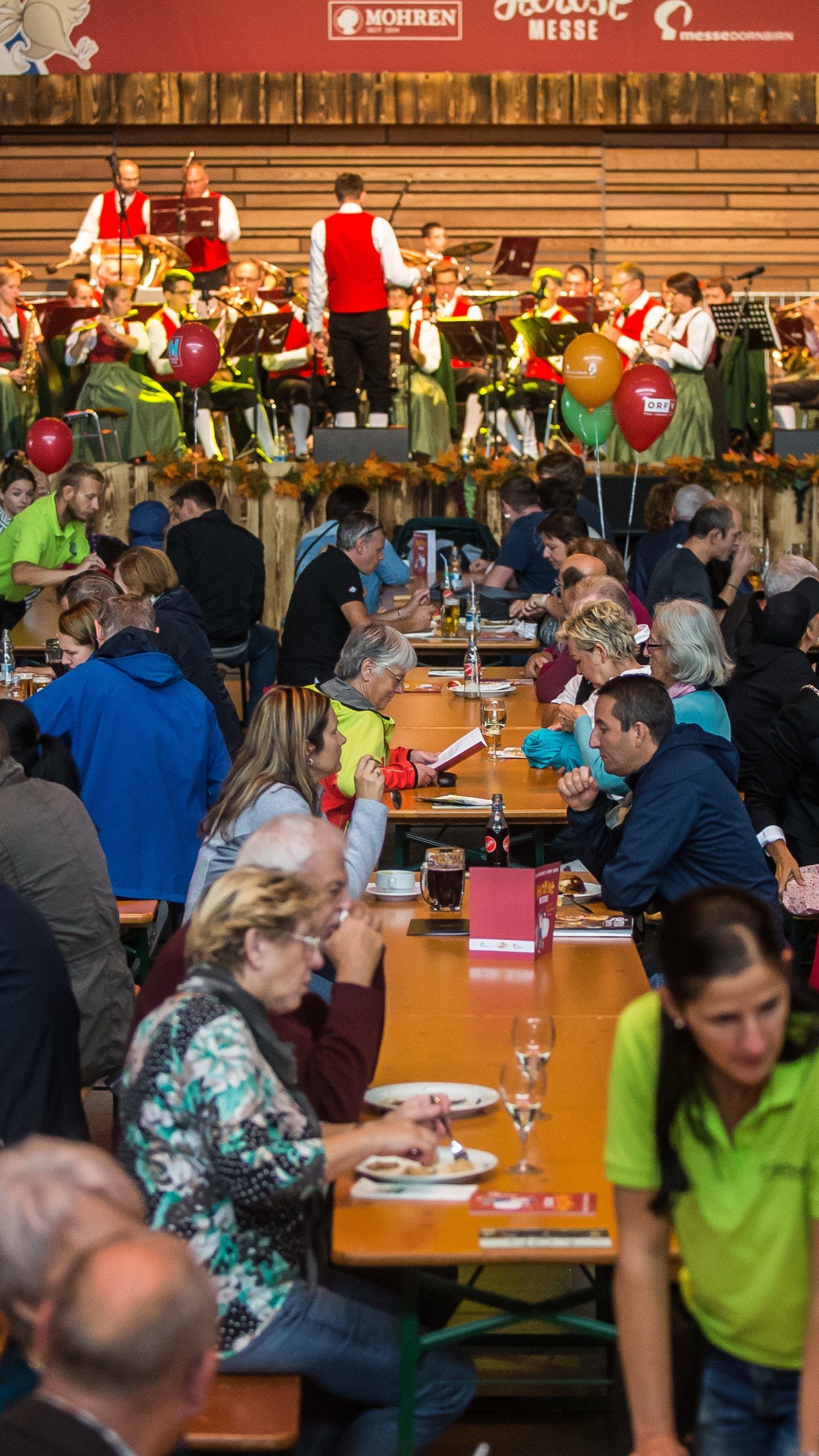 Wirtschaftszelt zog die Massen an