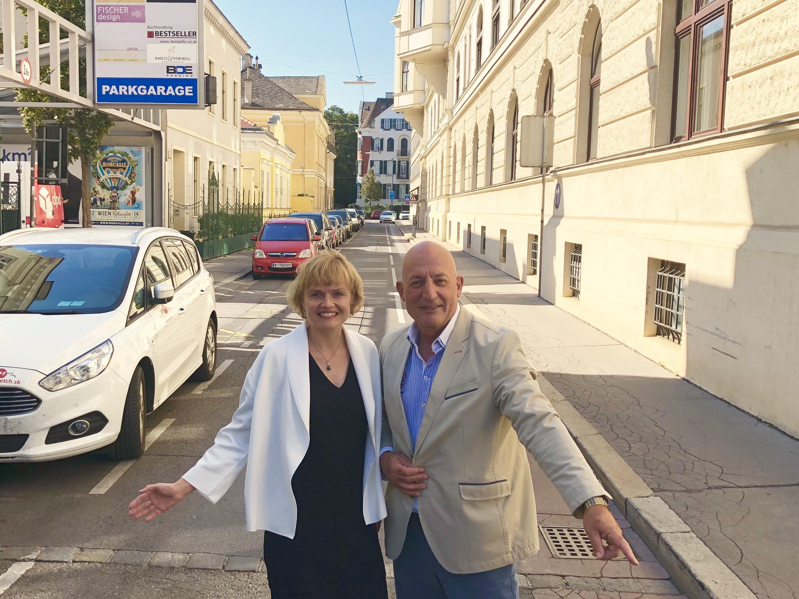 Die Eduard-Klein-Gasse soll zur ersten Begegnungszone in Hietzing werden. Die Eduard-Klein-Gasse soll zur ersten Begegnungszone in Hietzing werden.
