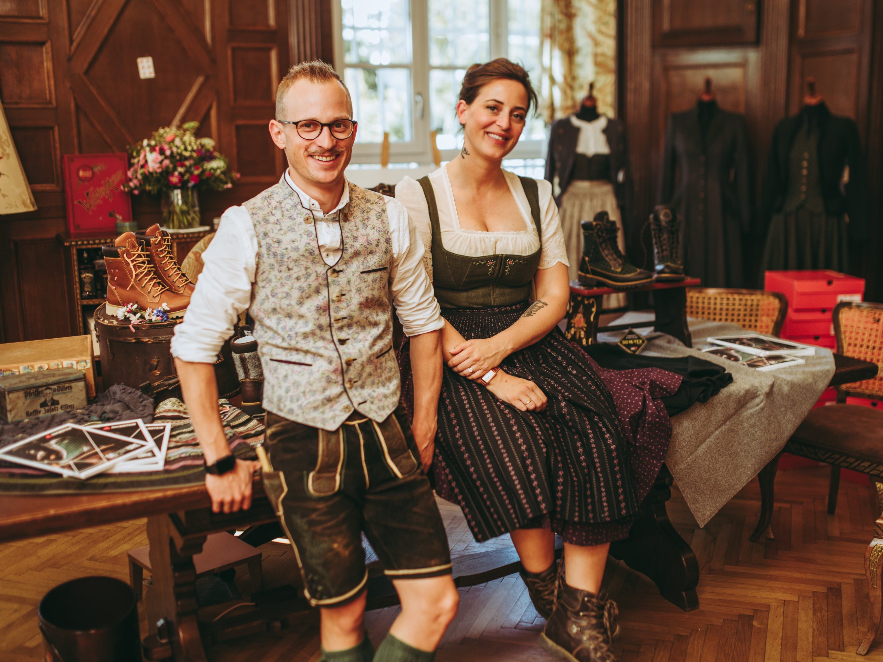Christoph Döttelmayer und Lena Hoschek haben gemeinsam eine neue Kollektion herausgebracht. Christoph Döttelmayer und Lena Hoschek haben gemeinsam eine neue Kollektion herausgebracht.