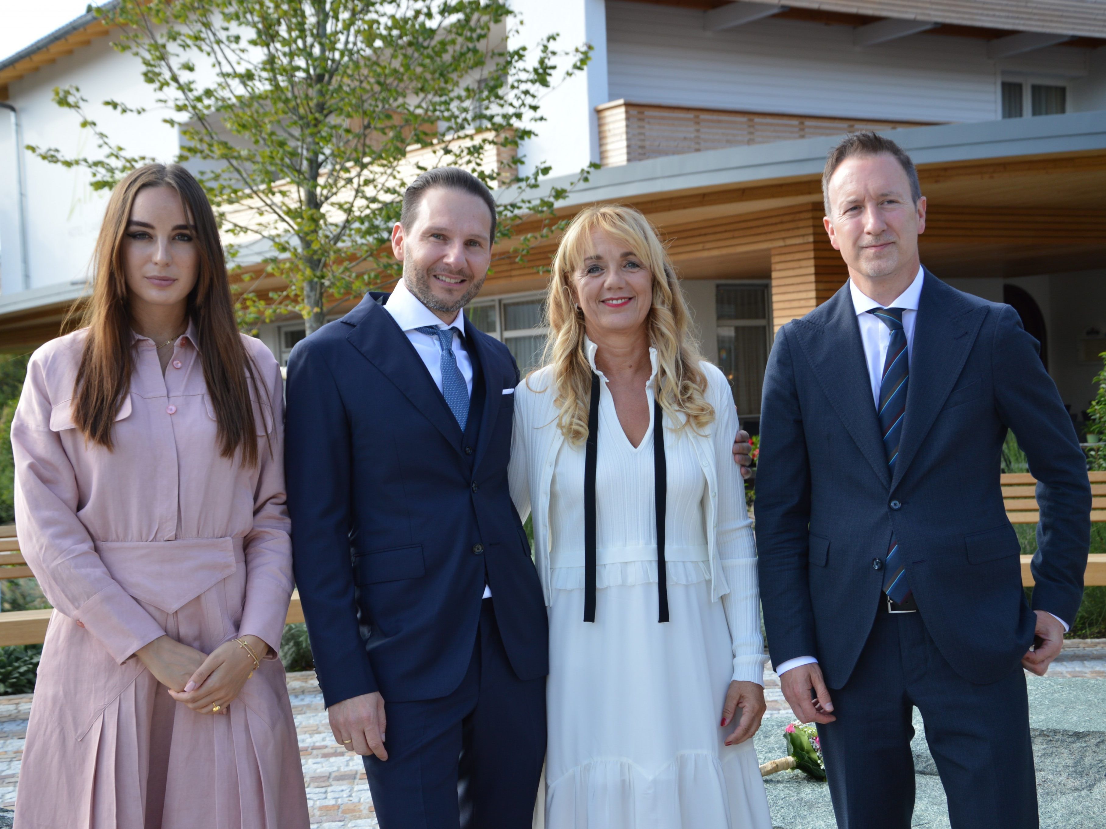 Karoline Gstöhl und Thomas Köchl haben geheiratet. Karoline Gstöhl und Thomas Köchl haben geheiratet.