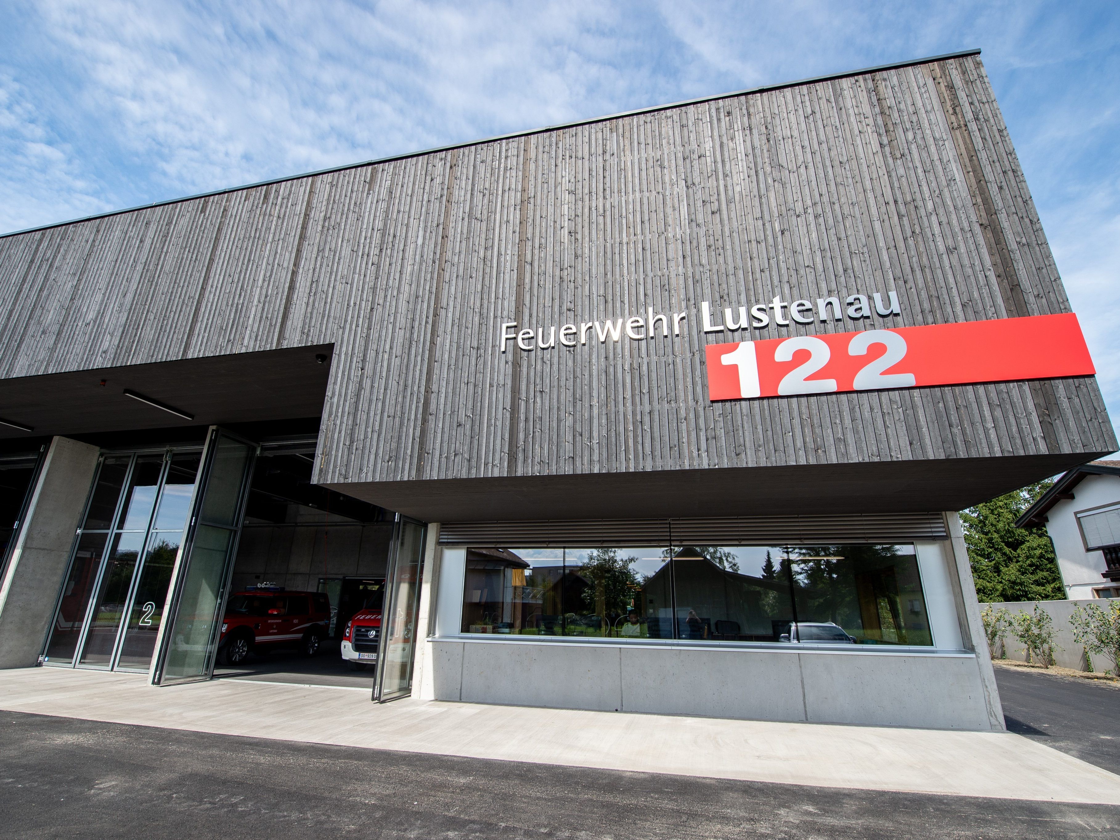 Das neue Feuerwehrhaus wird am Sonntag feierlich eröffnet. Das neue Feuerwehrhaus wird am Sonntag feierlich eröffnet.