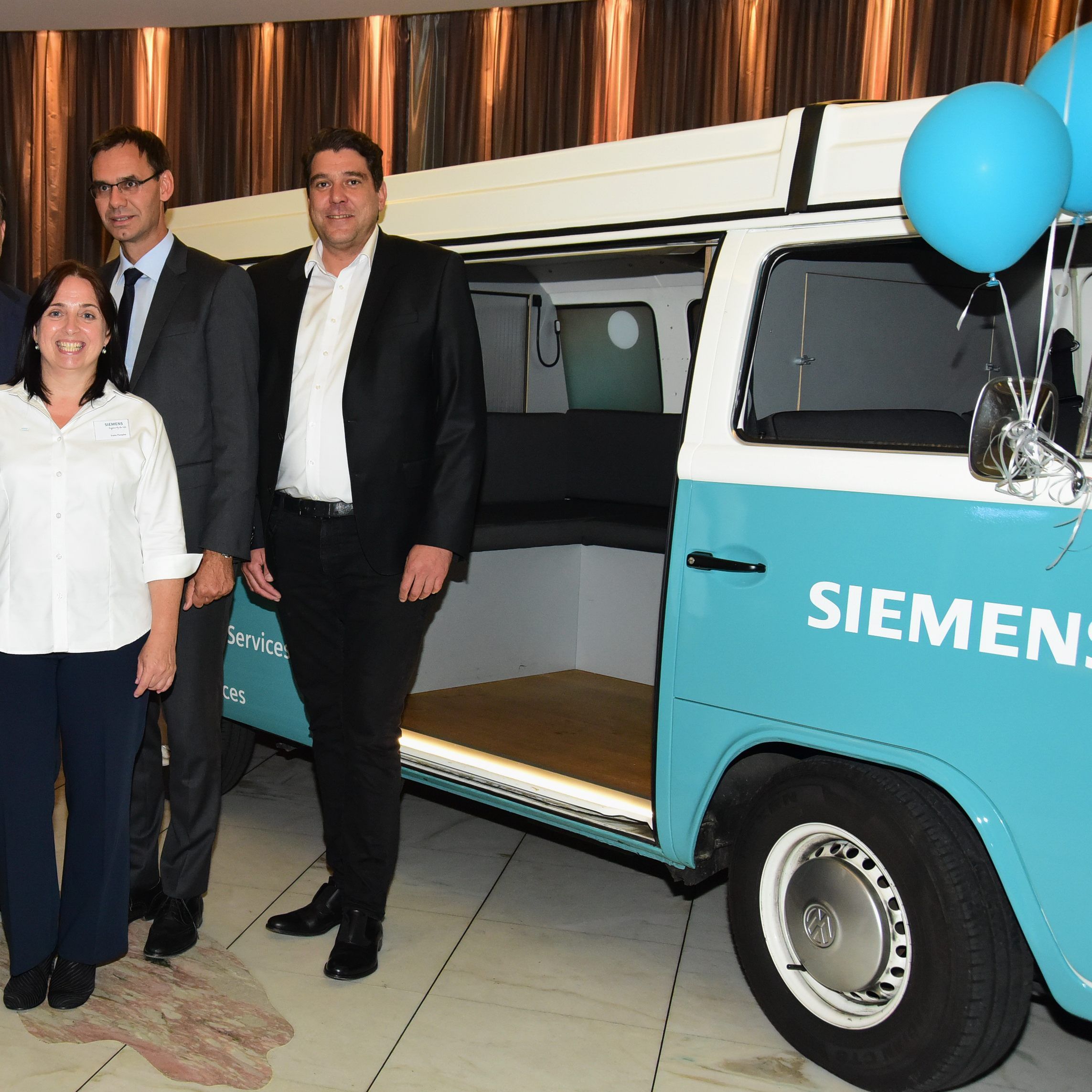 Landeshauptmann Markus Wallner gratuliert Siemens zum Ländle-Jubiläum.