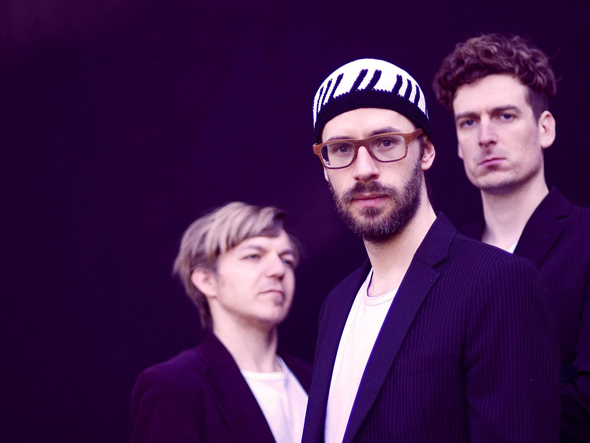 Das Stück "No Borders!" des Jazzmusikers, Pianisten und Komponisten David Helbock wird bei Abenteuer:Re:sonanz uraufgeführt. In der Komposition für Chor und Instrumente lösen sich musikalische Grenzen auf Das Stück "No Borders!" des Jazzmusikers, Pianisten und Komponisten David Helbock wird bei Abenteuer:Re:sonanz uraufgeführt. In der Komposition für Chor und Instrumente lösen sich musikalische Grenzen auf