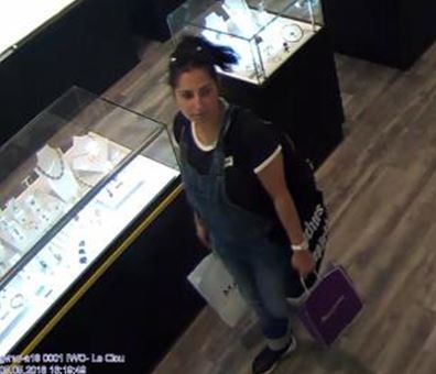 Diese Frau wird gesucht. Diese Frau wird gesucht.