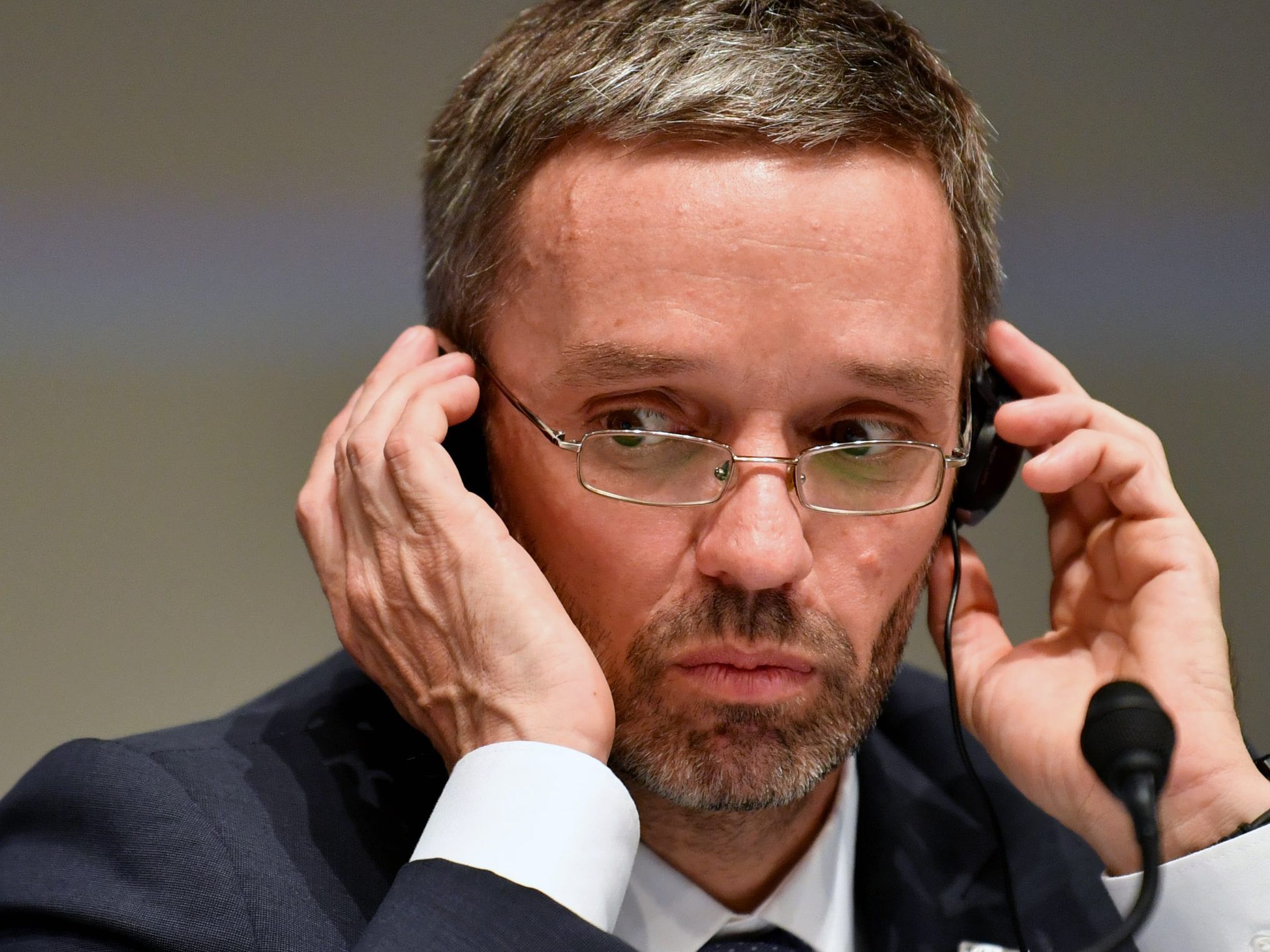 Die Opposition übt scharfe Kritik an Innenminister Kickl ob seiner Rolle in der BVT-Affäre. Die Opposition übt scharfe Kritik an Innenminister Kickl ob seiner Rolle in der BVT-Affäre.