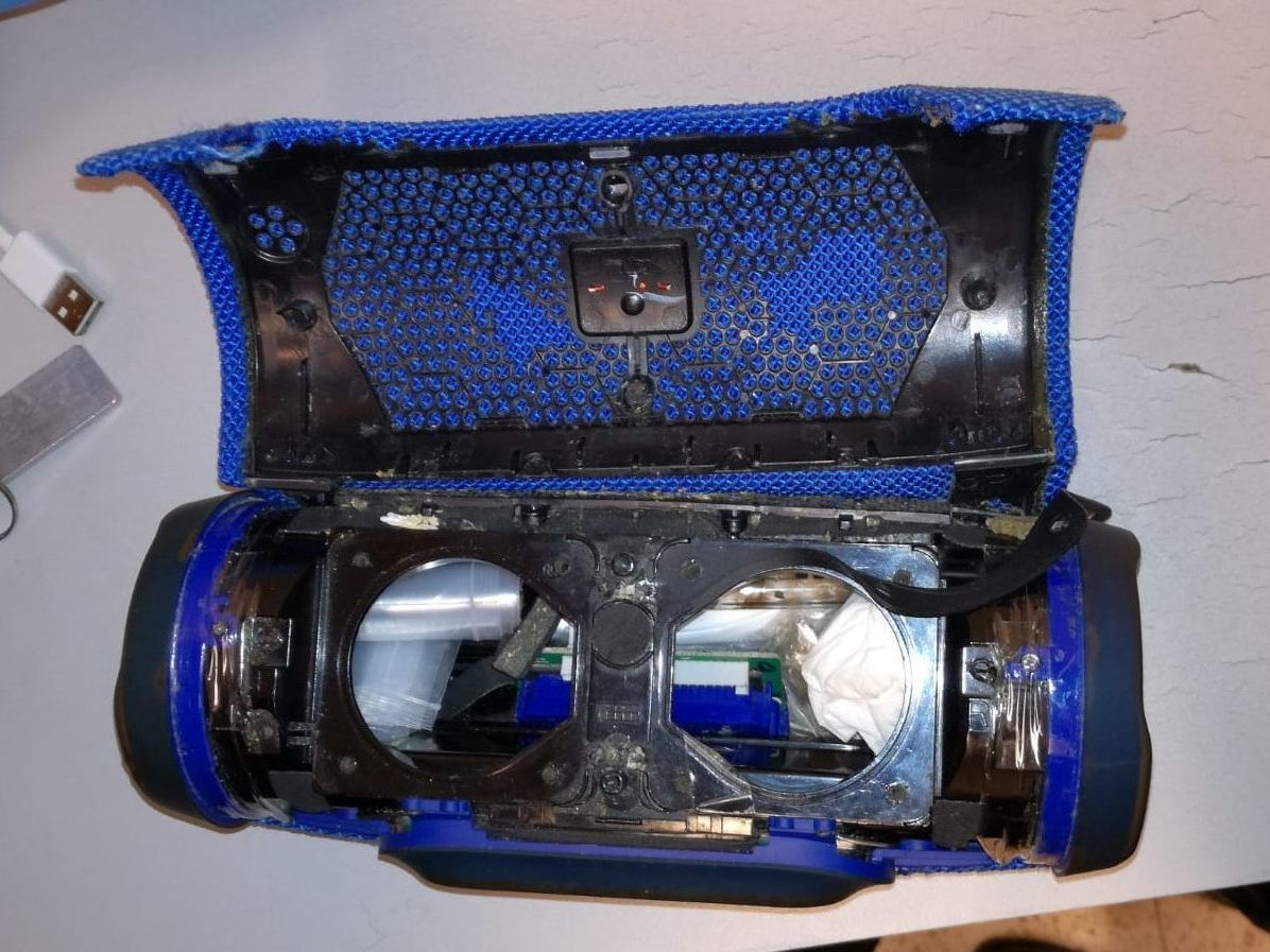 In einer Musikbox hatten die beiden Mopedfahrer Suchtgift dabei. In einer Musikbox hatten die beiden Mopedfahrer Suchtgift dabei.