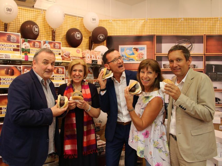 V.l.n.r.: Christian Dungl, Ilse Pfeffer, Horant Woschitz, Claudia Kristofics-Binder und Gerhard Schaller waren bei der Eröffnung dabei. V.l.n.r.: Christian Dungl, Ilse Pfeffer, Horant Woschitz, Claudia Kristofics-Binder und Gerhard Schaller waren bei der Eröffnung dabei.