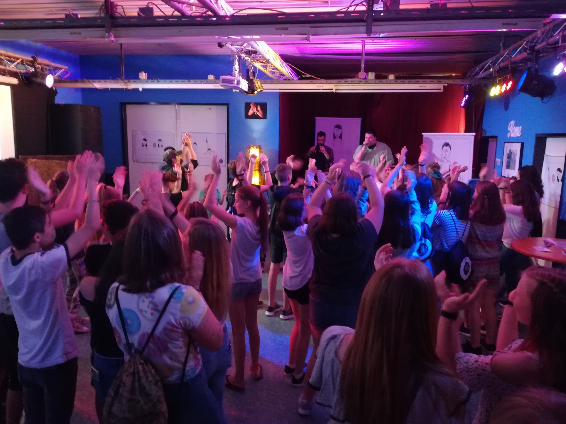 Die Jubiläumsparty 20 Jahre OJAL und die Preisverleihung des Plakatwettbewerbs finden am 29. September ab 19 Uhr statt. Die Jubiläumsparty 20 Jahre OJAL und die Preisverleihung des Plakatwettbewerbs finden am 29. September ab 19 Uhr statt.