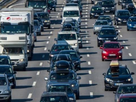 Nach einem Unfall auf der A23 bildete sich ein langer Stau. Nach einem Unfall auf der A23 bildete sich ein langer Stau.